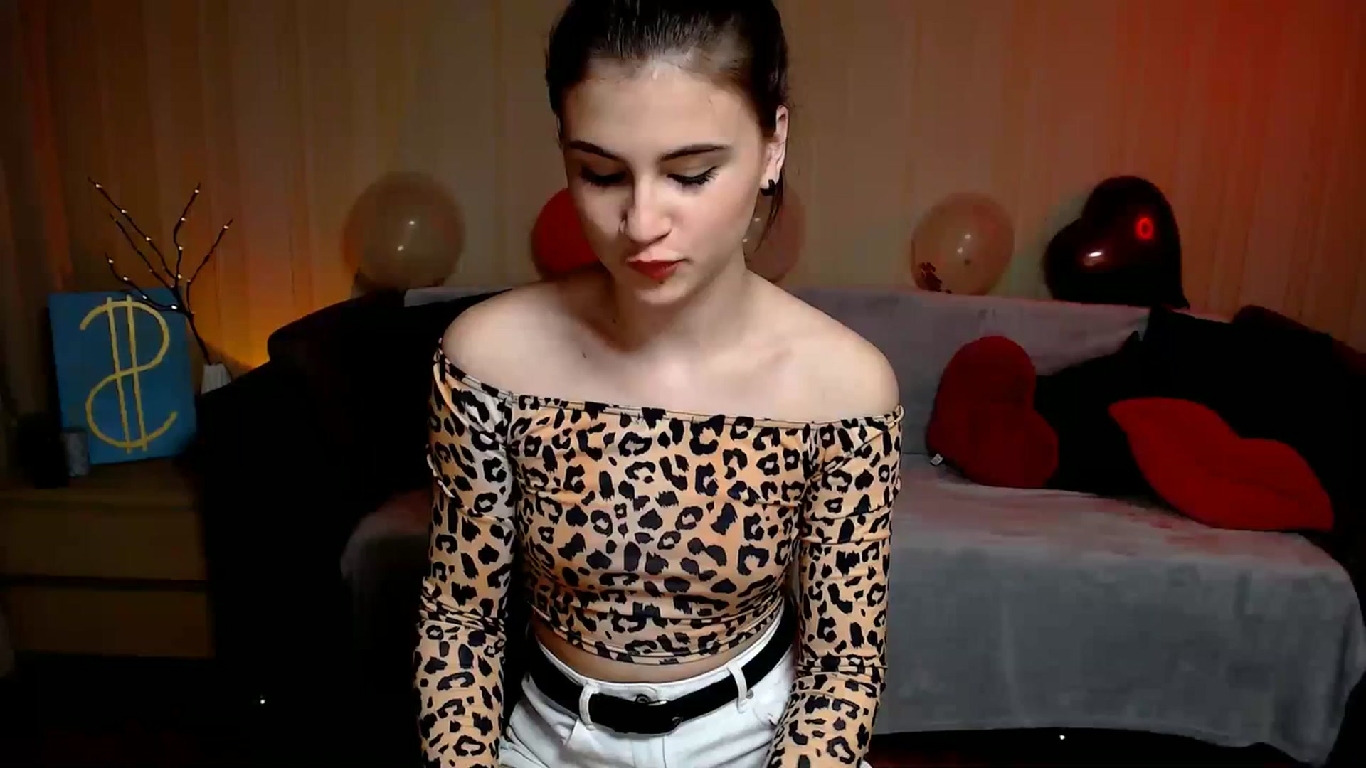 Gallery image thumbnail from Aiza_Belle's myfreecams stream on, 02/27/2024, 16:34 image 8 of 20