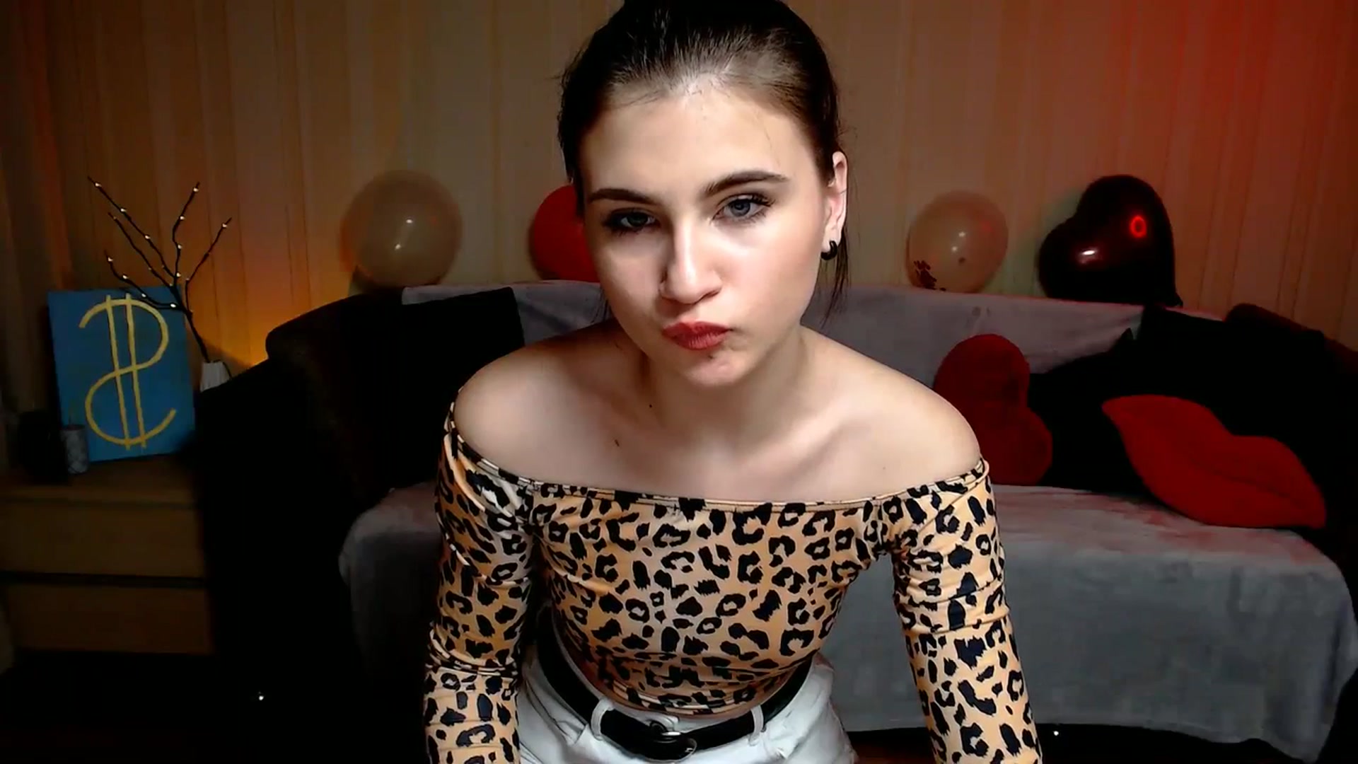 Gallery image thumbnail from Aiza_Belle's myfreecams stream on, 02/27/2024, 16:34 image 5 of 20