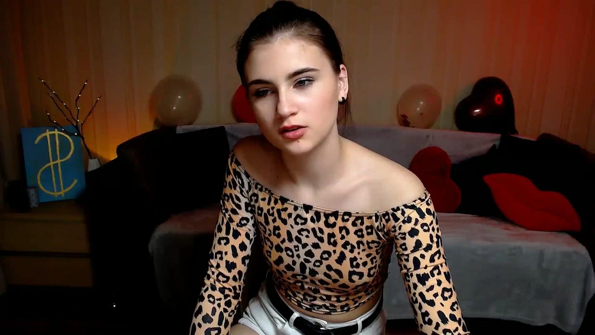 Gallery image thumbnail from Aiza_Belle's myfreecams stream on, 02/27/2024, 16:34 image 17 of 20