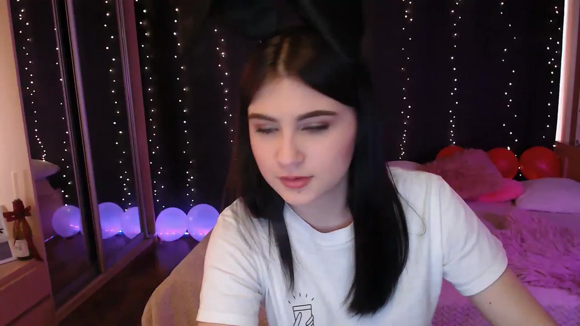 Gallery image thumbnail from Aiza_Belle's myfreecams stream on, 03/01/2024, 12:41 image 1 of 20
