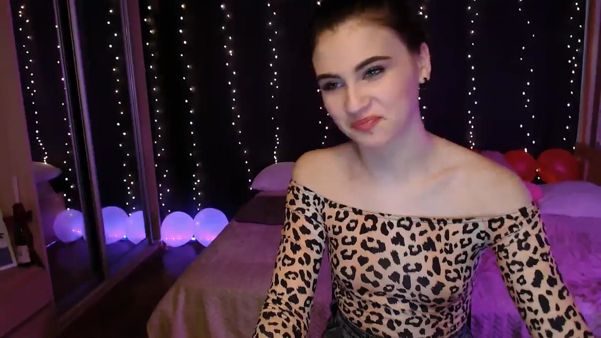 Gallery image thumbnail from Aiza_Belle's myfreecams stream on, 03/01/2024, 15:38 image 15 of 20