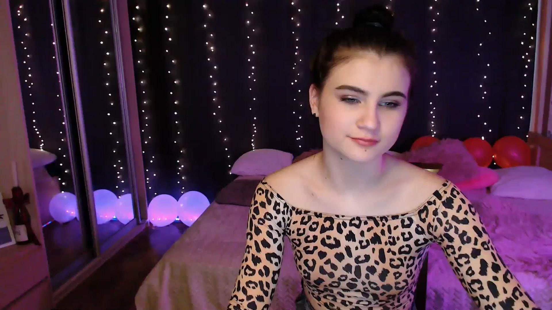 Gallery image thumbnail from Aiza_Belle's myfreecams stream on, 03/01/2024, 15:38 image 13 of 20