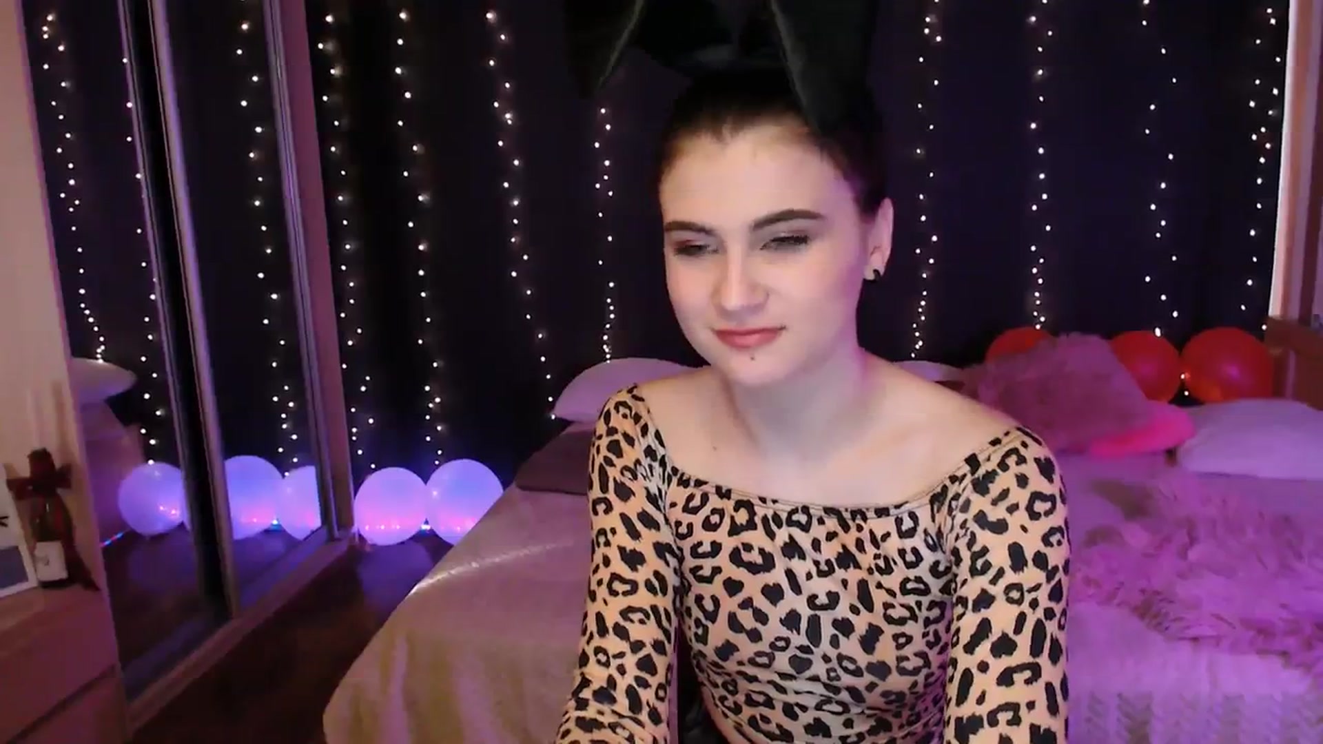 Gallery image thumbnail from Aiza_Belle's myfreecams stream on, 03/01/2024, 15:38 image 2 of 20