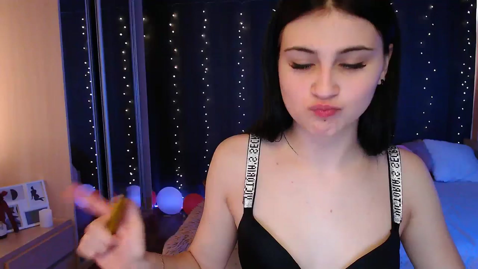 Gallery image thumbnail from Aiza_Belle's myfreecams stream on, 04/02/2024, 11:28 image 4 of 20