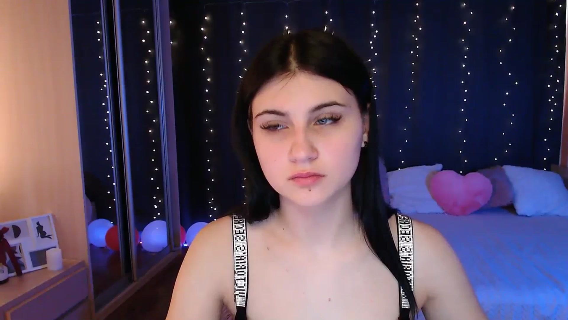 Gallery image thumbnail from Aiza_Belle's myfreecams stream on, 04/02/2024, 11:28 image 17 of 20