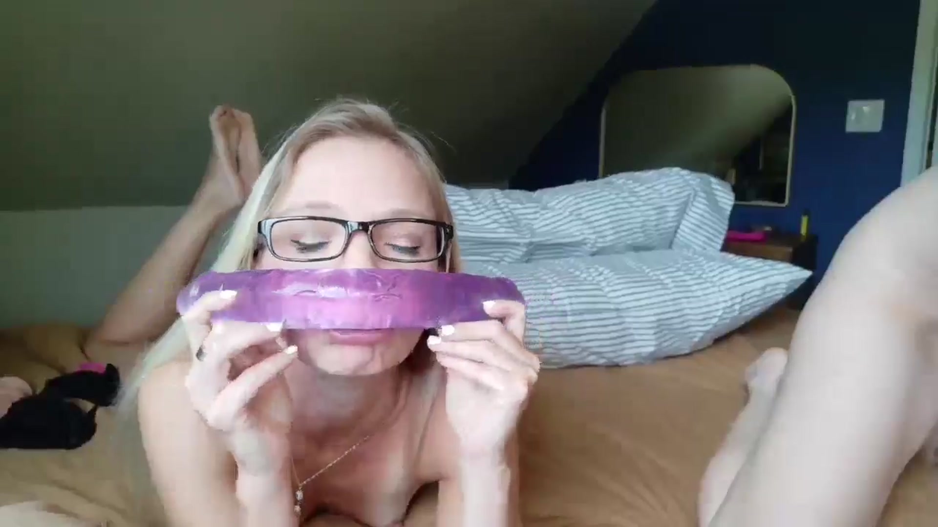 Gallery image thumbnail from Ajmiller25's myfreecams stream on, 07/08/2025, 17:35 image 4 of 20