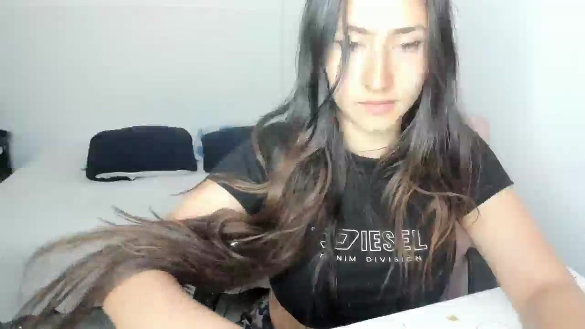 Gallery image thumbnail from Akemi_lux's myfreecams stream on, 04/19/2025, 17:10 image 11 of 20