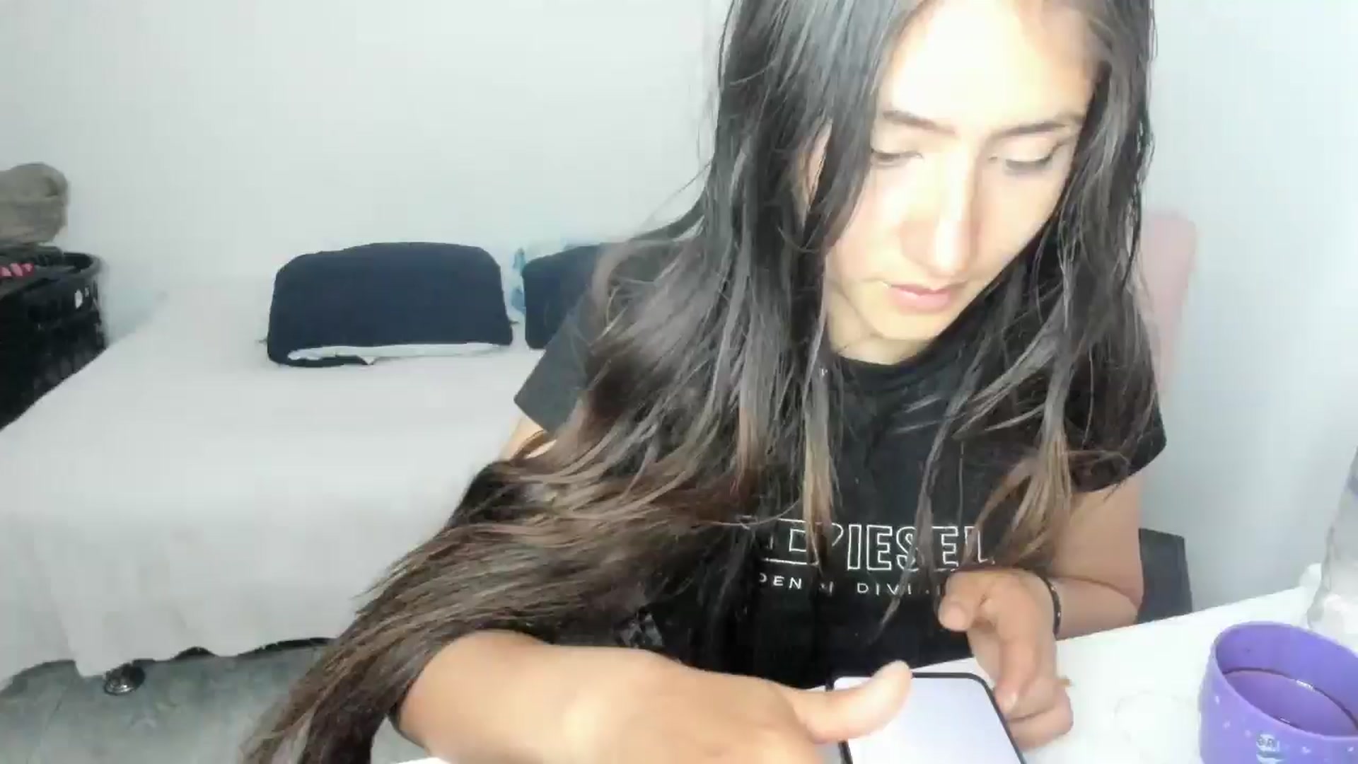 Gallery image thumbnail from Akemi_lux's myfreecams stream on, 04/19/2025, 17:10 image 10 of 20