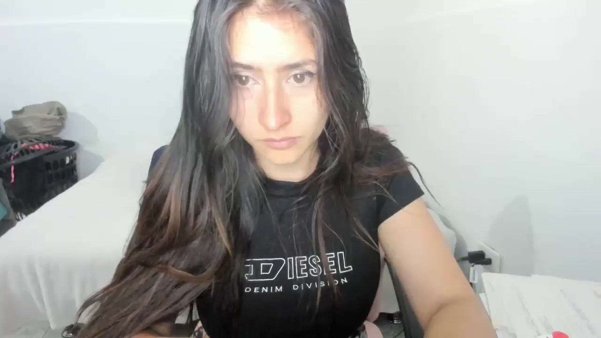 Gallery image thumbnail from Akemi_lux's myfreecams stream on, 04/19/2025, 17:10 image 19 of 20