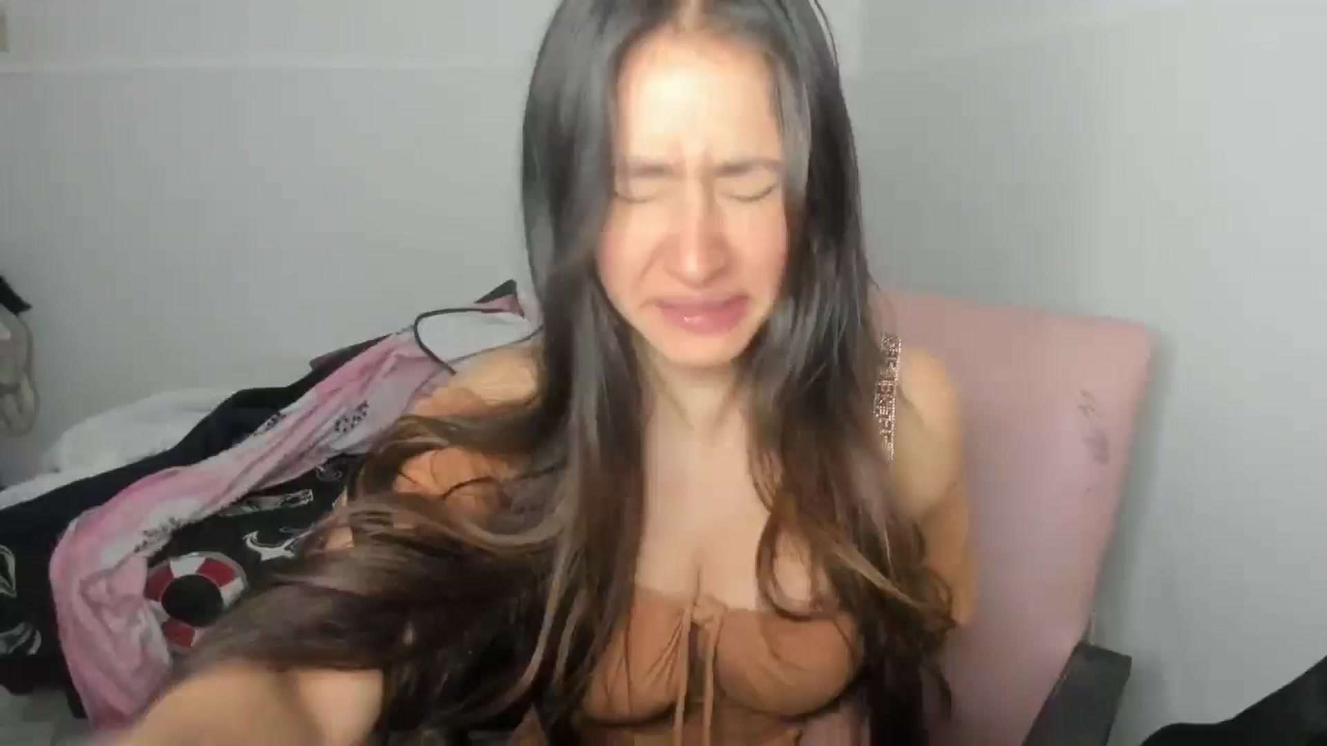 Gallery image thumbnail from Akemi_lux's myfreecams stream on, 04/24/2025, 16:16 image 1 of 20