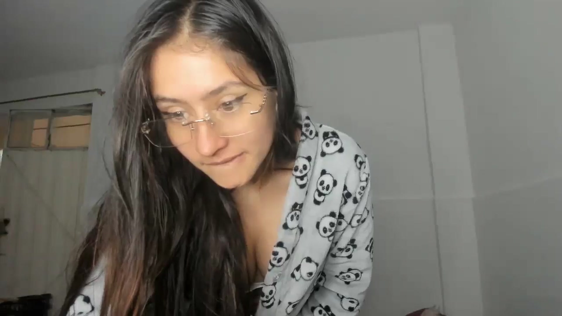 Gallery image thumbnail from Akemi_lux's myfreecams stream on, 04/30/2025, 15:50 image 7 of 20