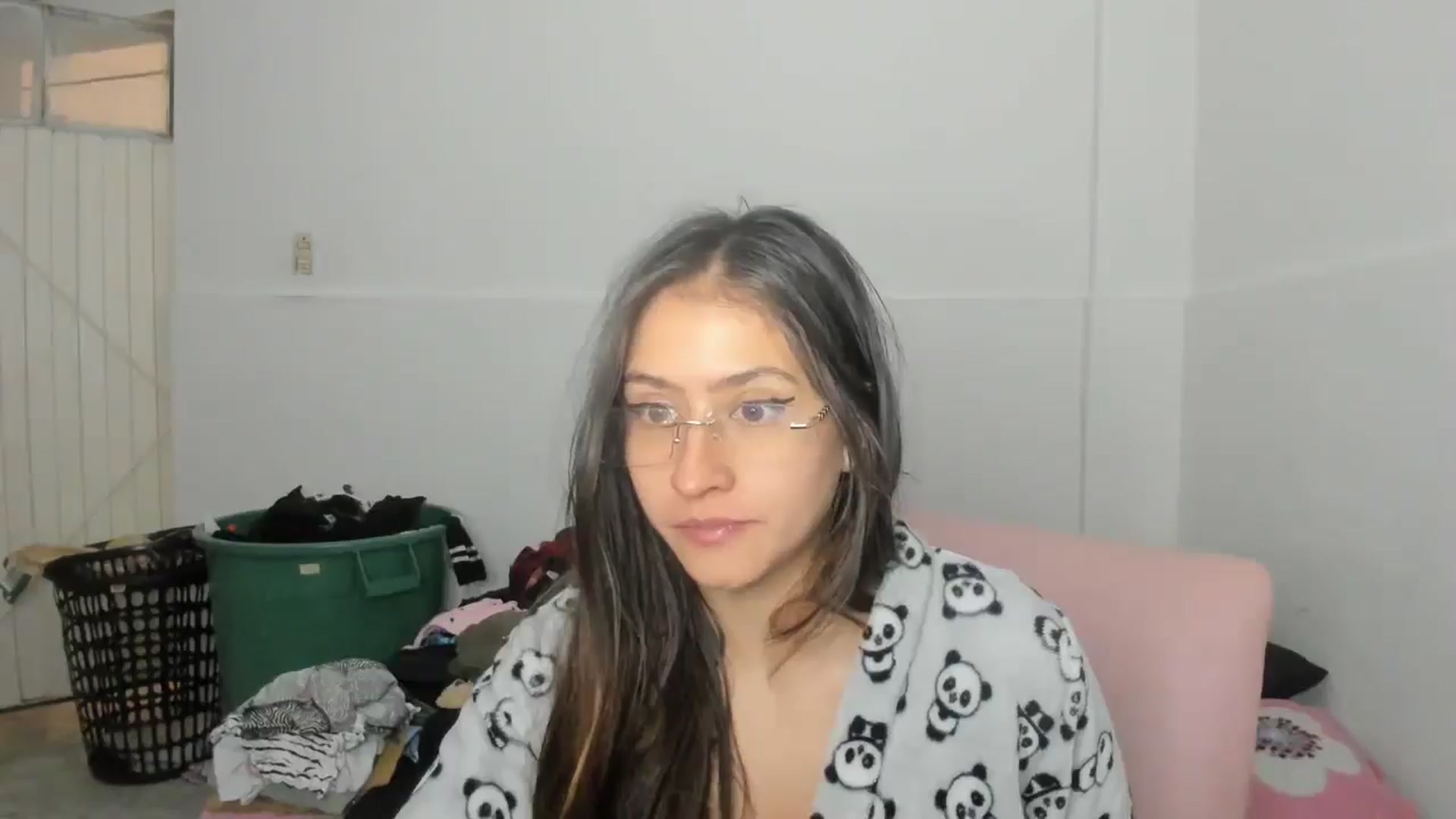 Gallery image thumbnail from Akemi_lux's myfreecams stream on, 04/30/2025, 15:50 image 12 of 20