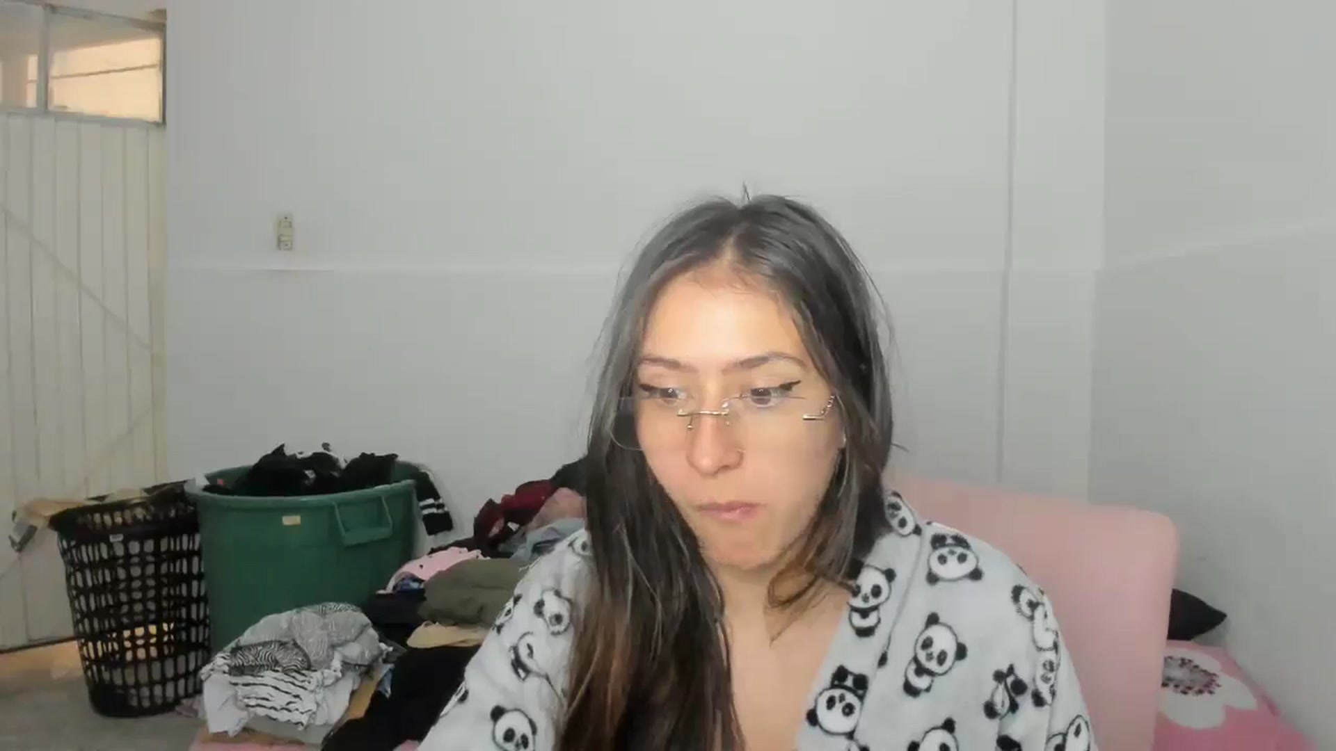 Gallery image thumbnail from Akemi_lux's myfreecams stream on, 04/30/2025, 15:50 image 15 of 20