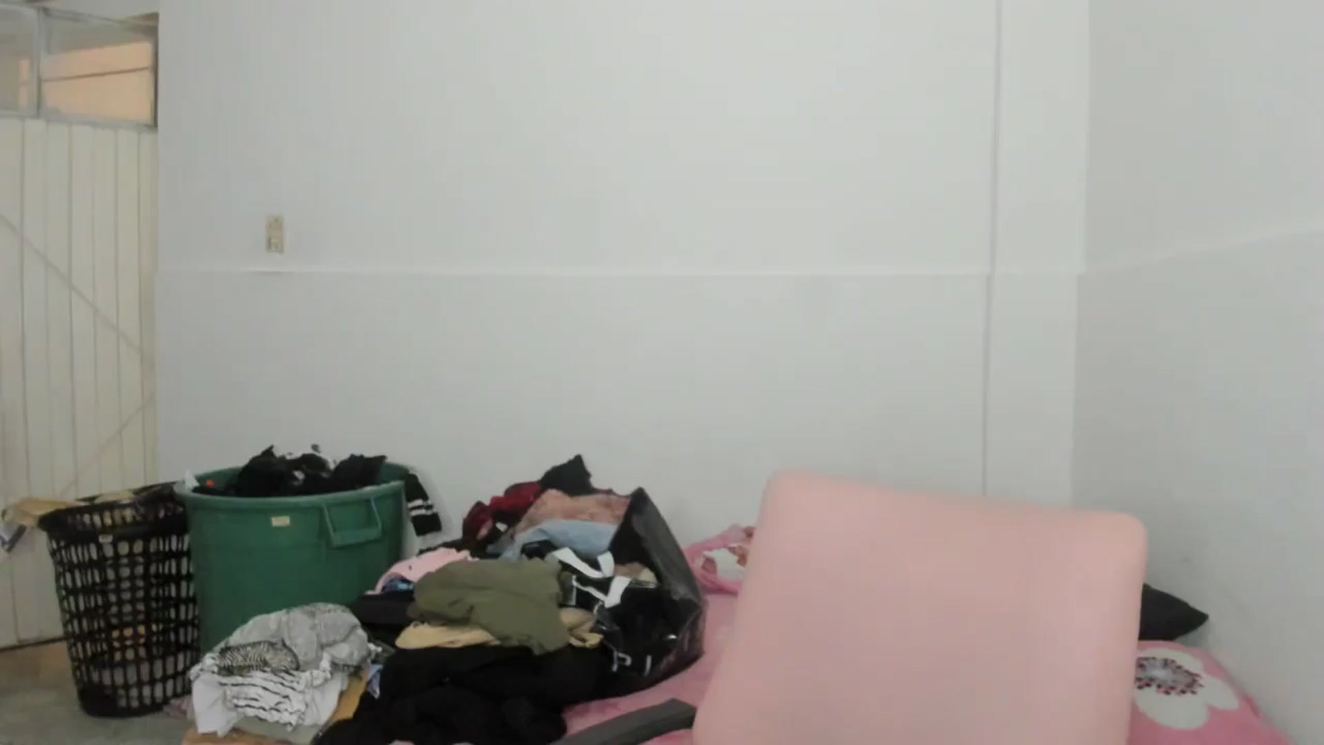 Gallery image thumbnail from Akemi_lux's myfreecams stream on, 04/30/2025, 15:50 image 10 of 20