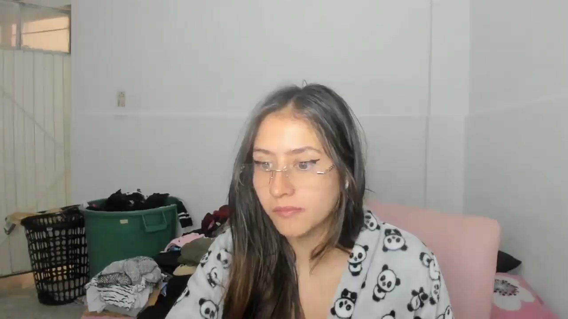 Gallery image thumbnail from Akemi_lux's myfreecams stream on, 04/30/2025, 15:50 image 14 of 20