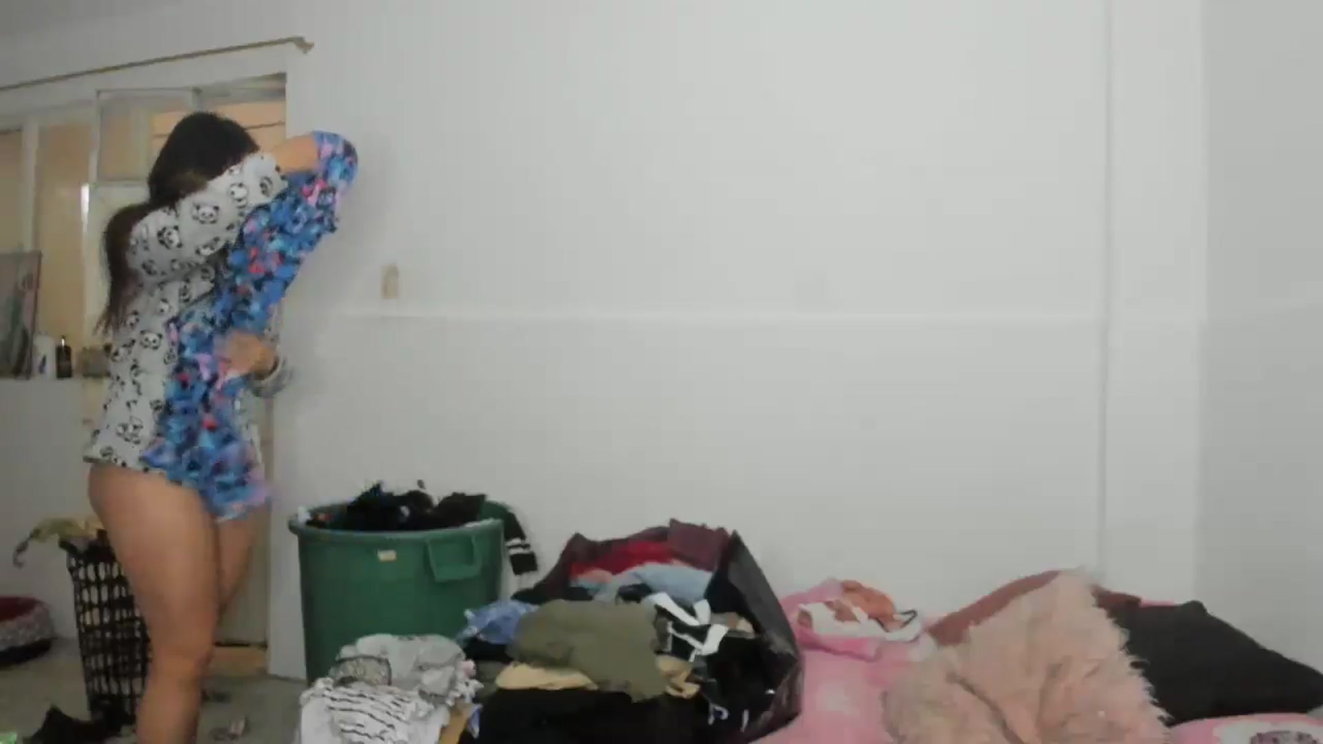 Gallery image thumbnail from Akemi_lux's myfreecams stream on, 04/30/2025, 15:50 image 3 of 20