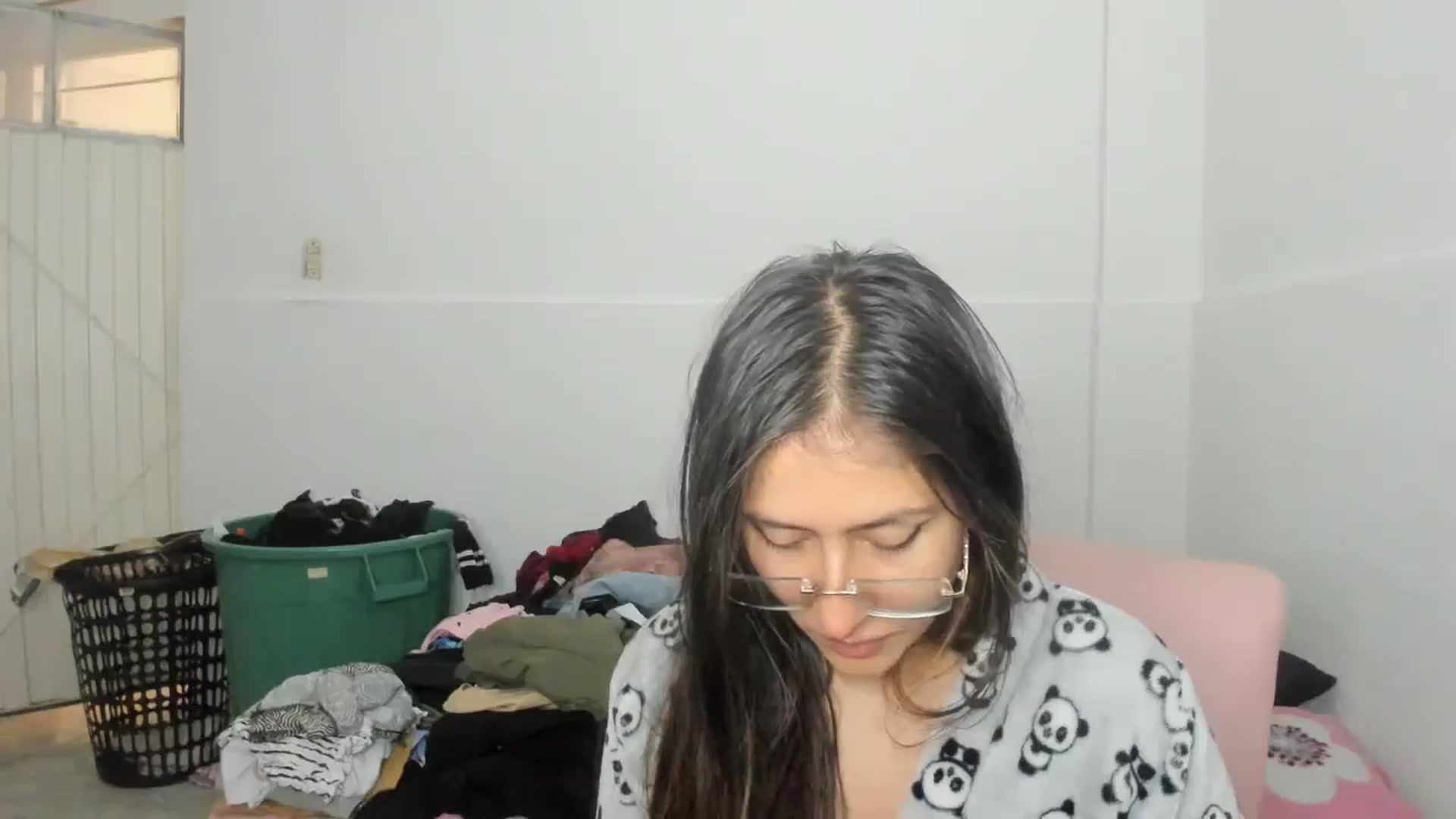 Gallery image thumbnail from Akemi_lux's myfreecams stream on, 04/30/2025, 15:50 image 18 of 20