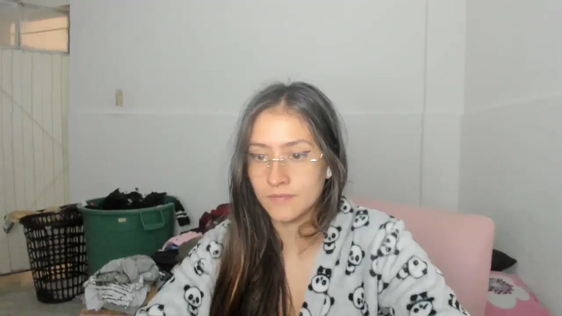 Gallery image thumbnail from Akemi_lux's myfreecams stream on, 04/30/2025, 15:50 image 13 of 20