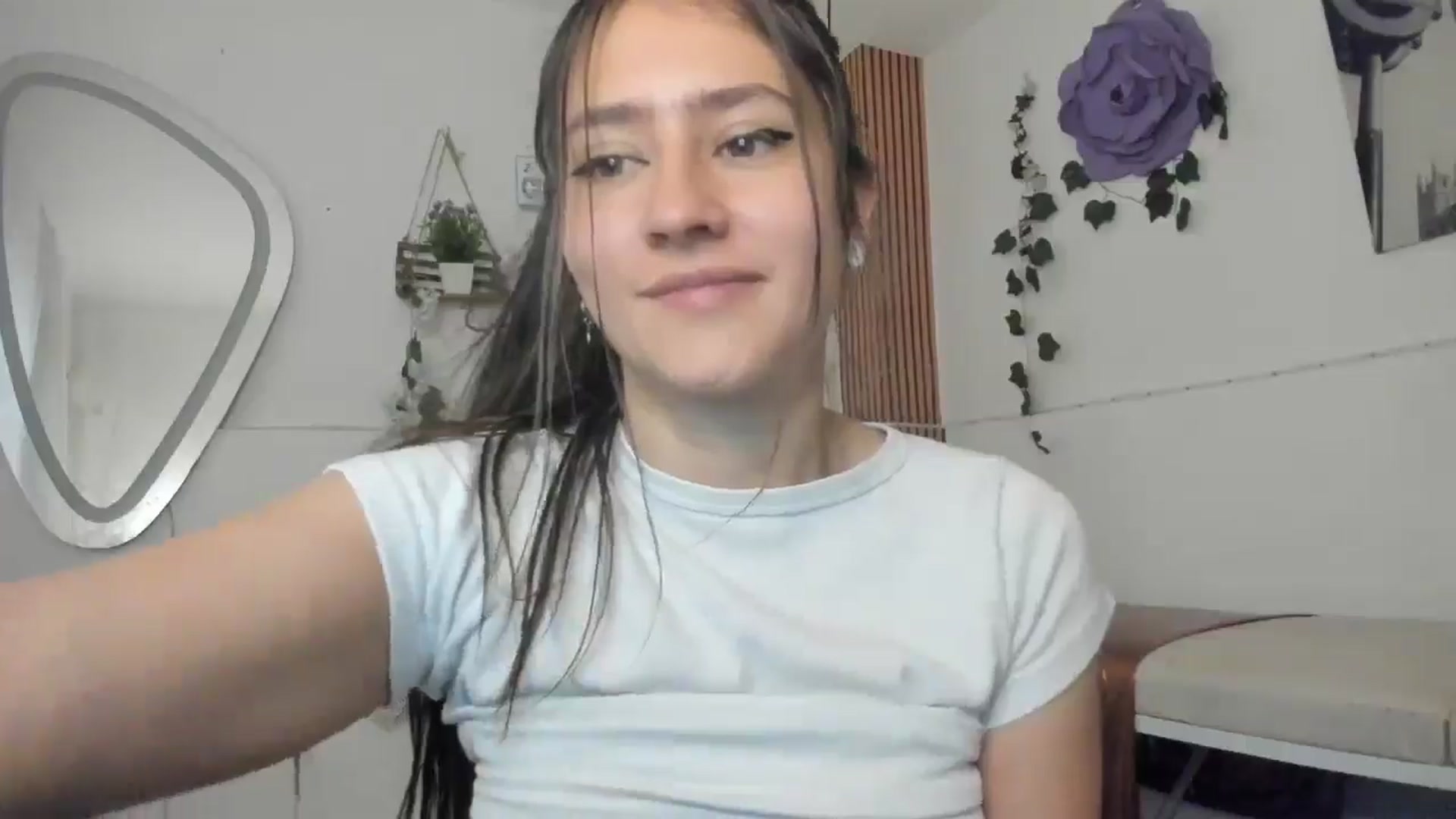 Gallery image thumbnail from Akemi_lux's myfreecams stream on, 05/11/2025, 17:09 image 20 of 20