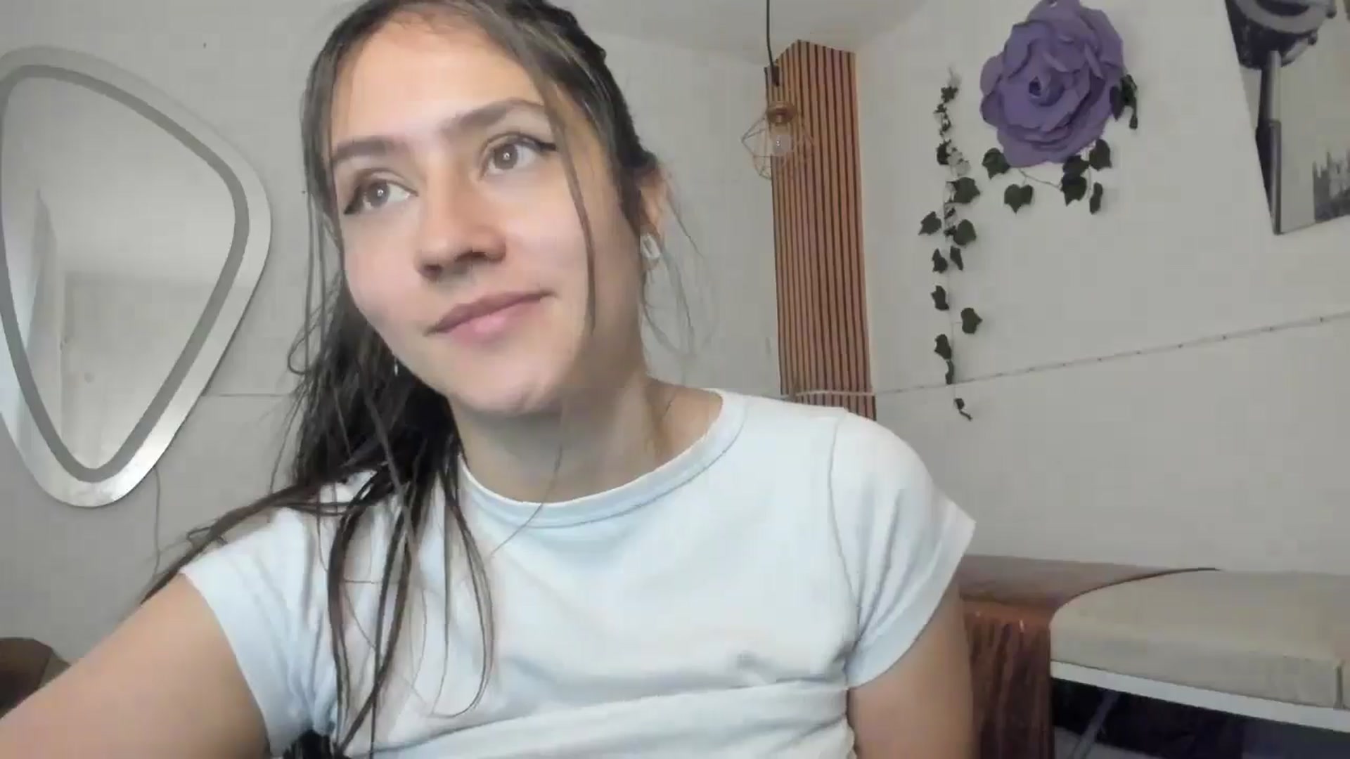 Gallery image thumbnail from Akemi_lux's myfreecams stream on, 05/11/2025, 17:09 image 18 of 20