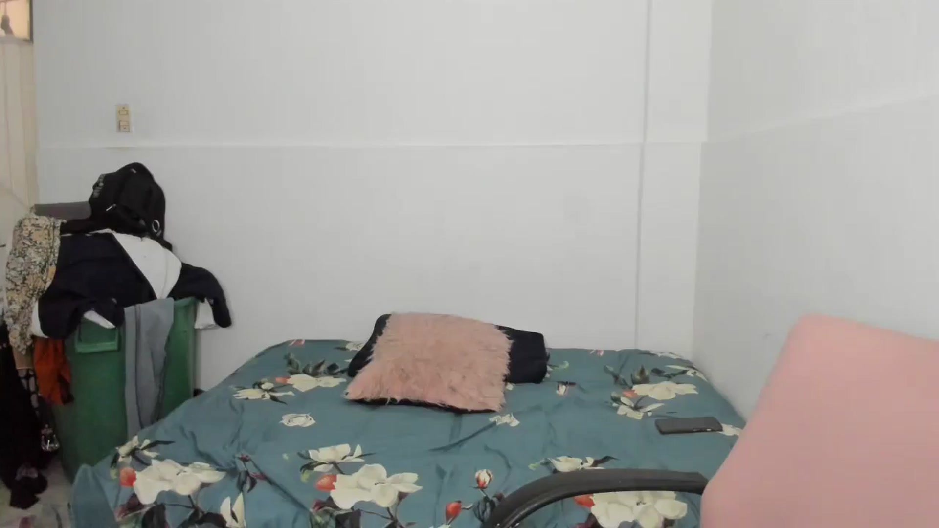 Gallery image thumbnail from Akemi_lux's myfreecams stream on, 05/13/2025, 17:33 image 3 of 20