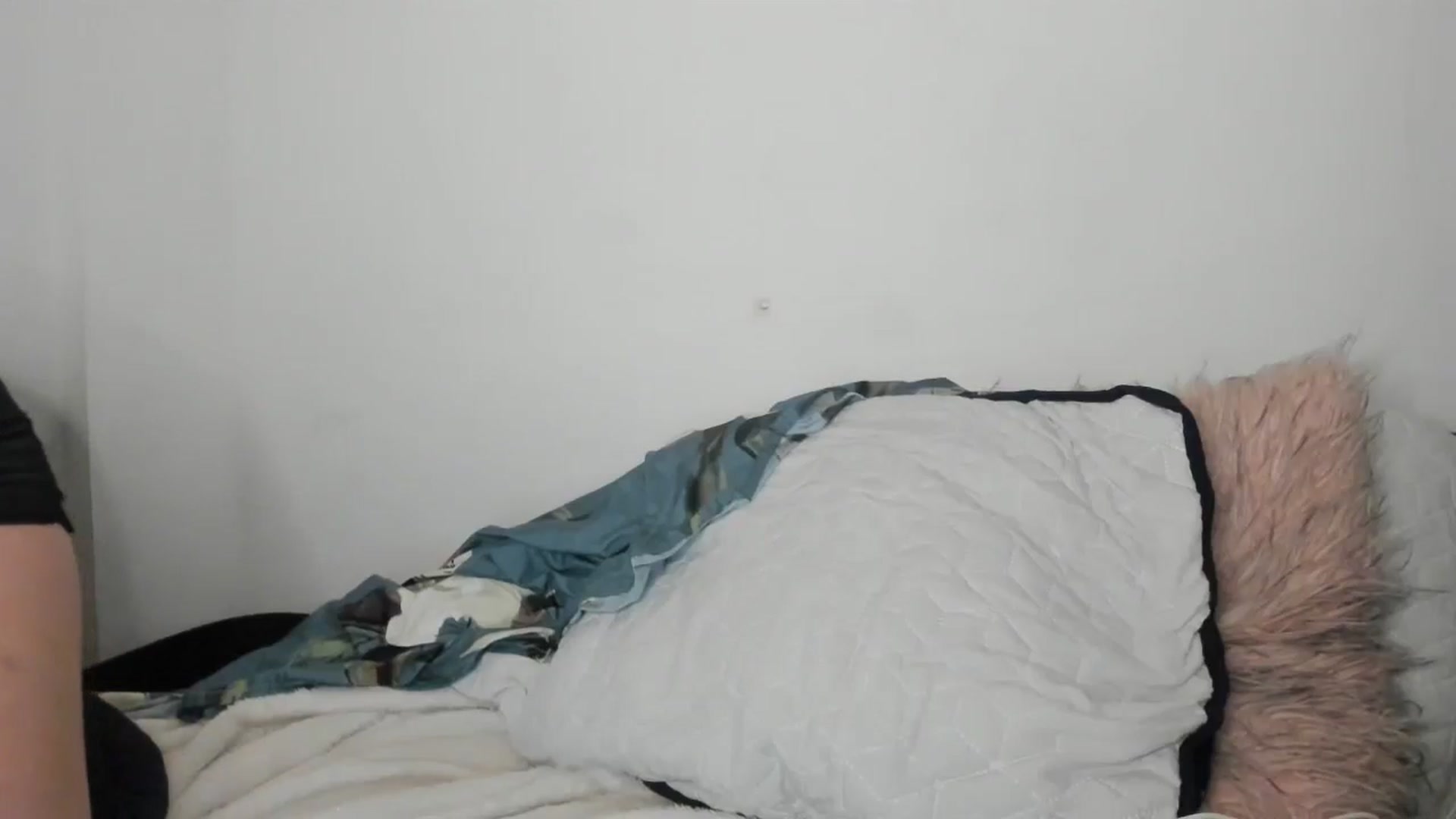 Gallery image thumbnail from Akemi_lux's myfreecams stream on, 05/18/2025, 15:21 image 4 of 20