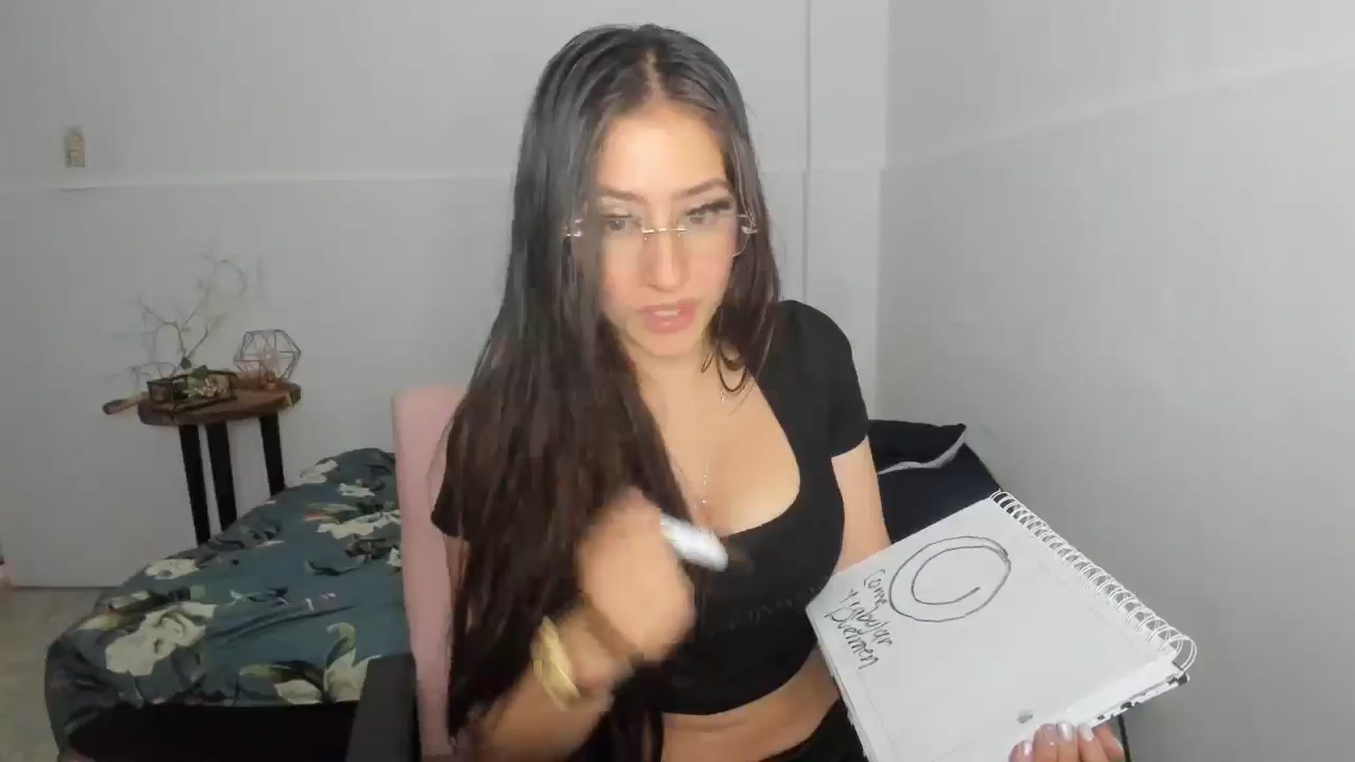 Gallery image thumbnail from Akemi_lux's myfreecams stream on, 05/25/2025, 16:32 image 7 of 20