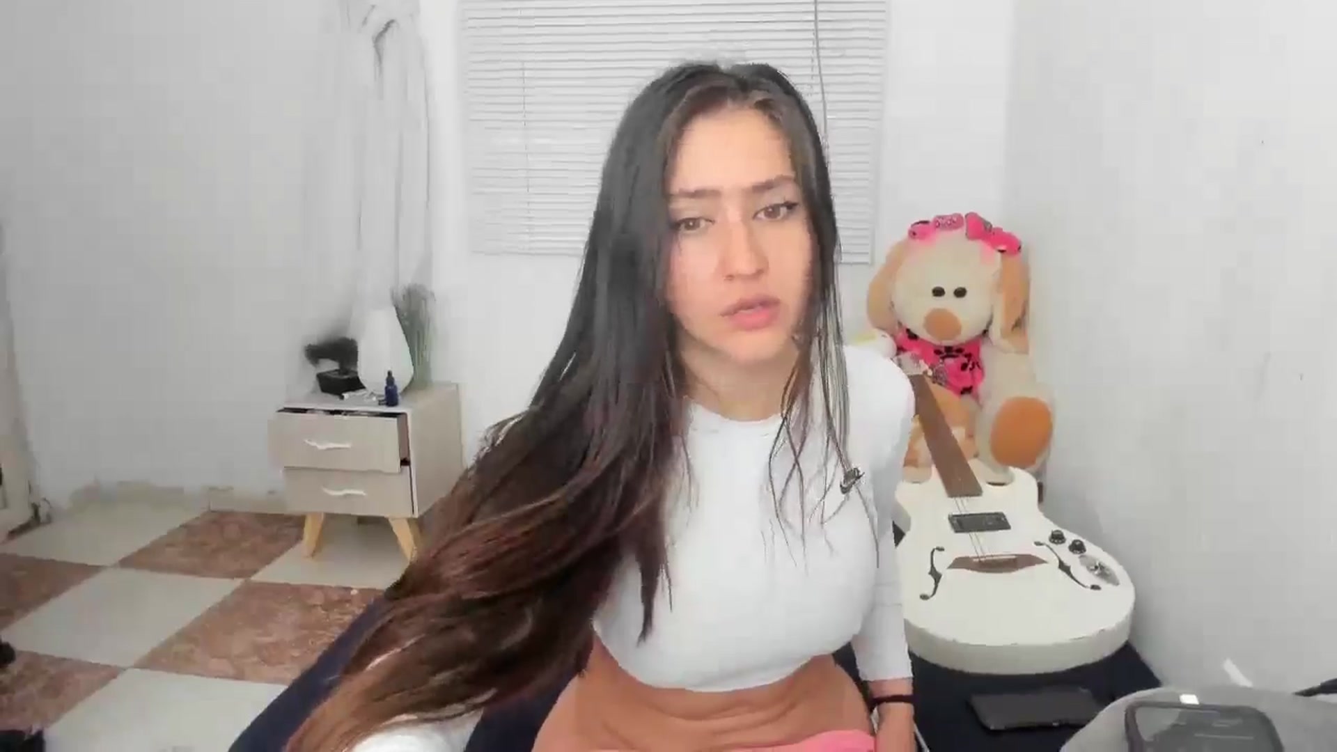 Gallery image thumbnail from Akemi_lux's myfreecams stream on, 12/27/2025, 14:27 image 20 of 20