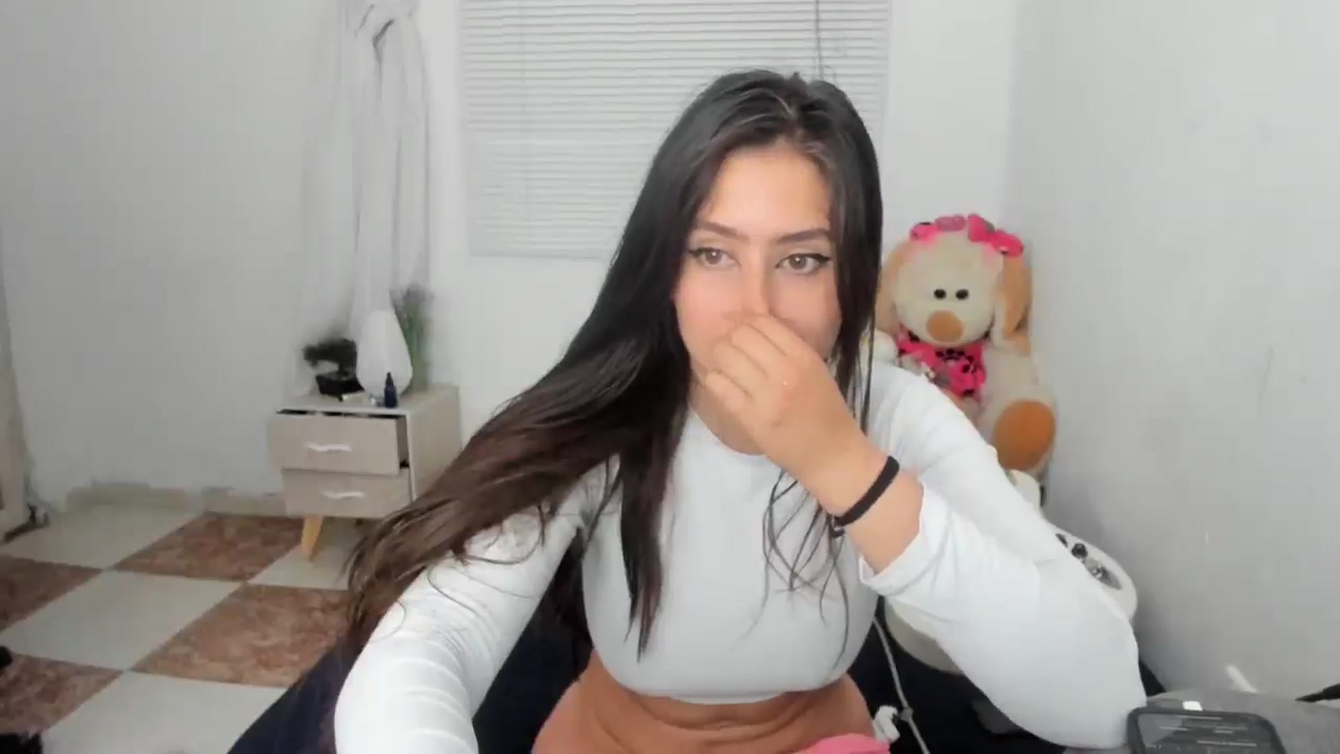 Gallery image thumbnail from Akemi_lux's myfreecams stream on, 12/27/2025, 14:27 image 19 of 20
