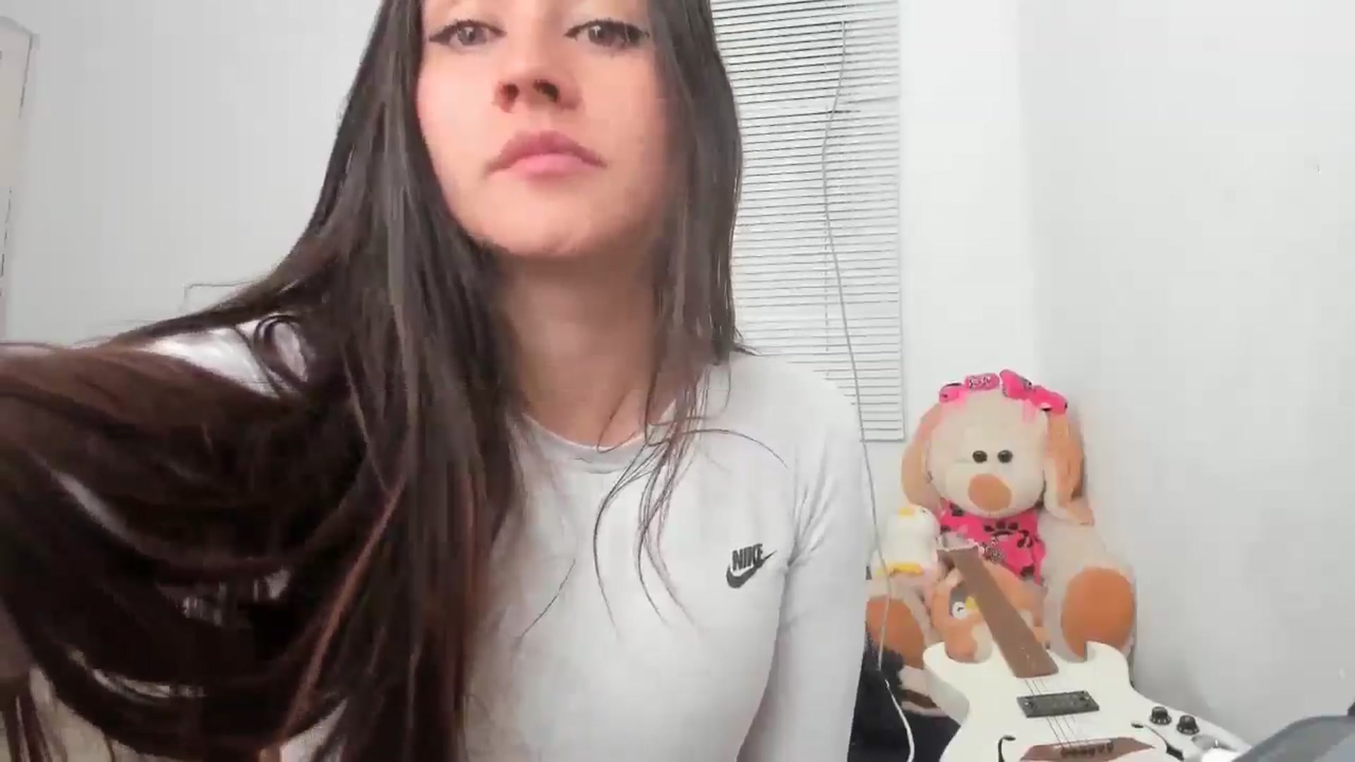 Gallery image thumbnail from Akemi_lux's myfreecams stream on, 12/27/2025, 14:27 image 7 of 20