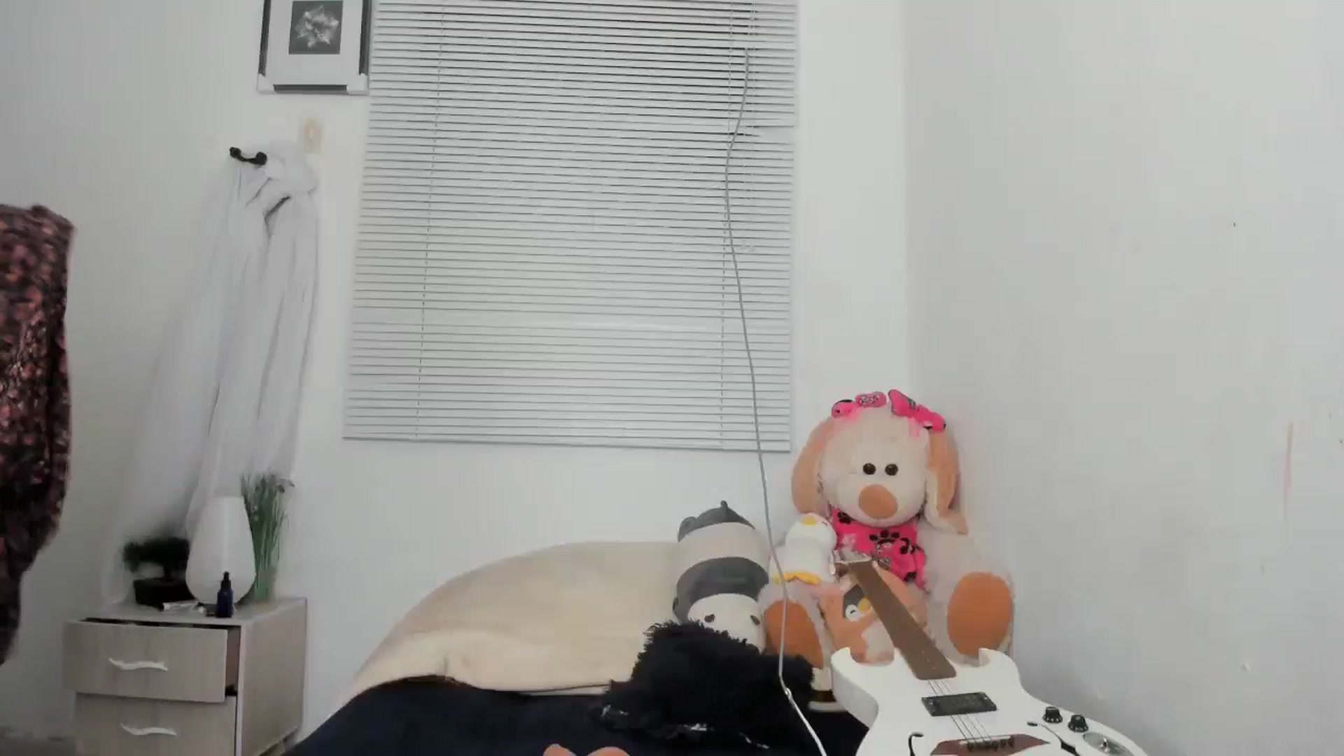 Gallery image thumbnail from Akemi_lux's myfreecams stream on, 12/27/2025, 15:26 image 15 of 20