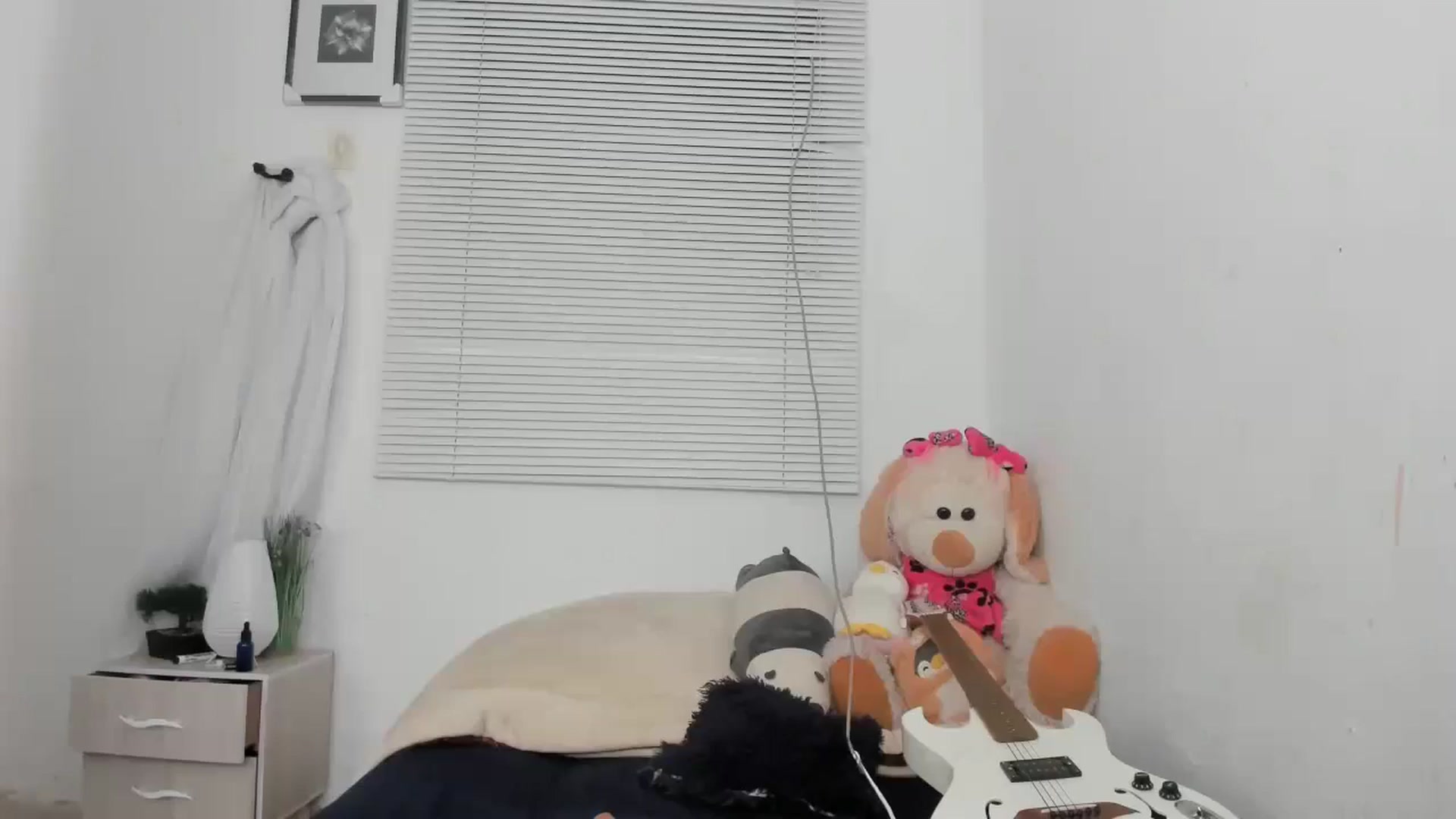 Gallery image thumbnail from Akemi_lux's myfreecams stream on, 12/27/2025, 15:26 image 18 of 20