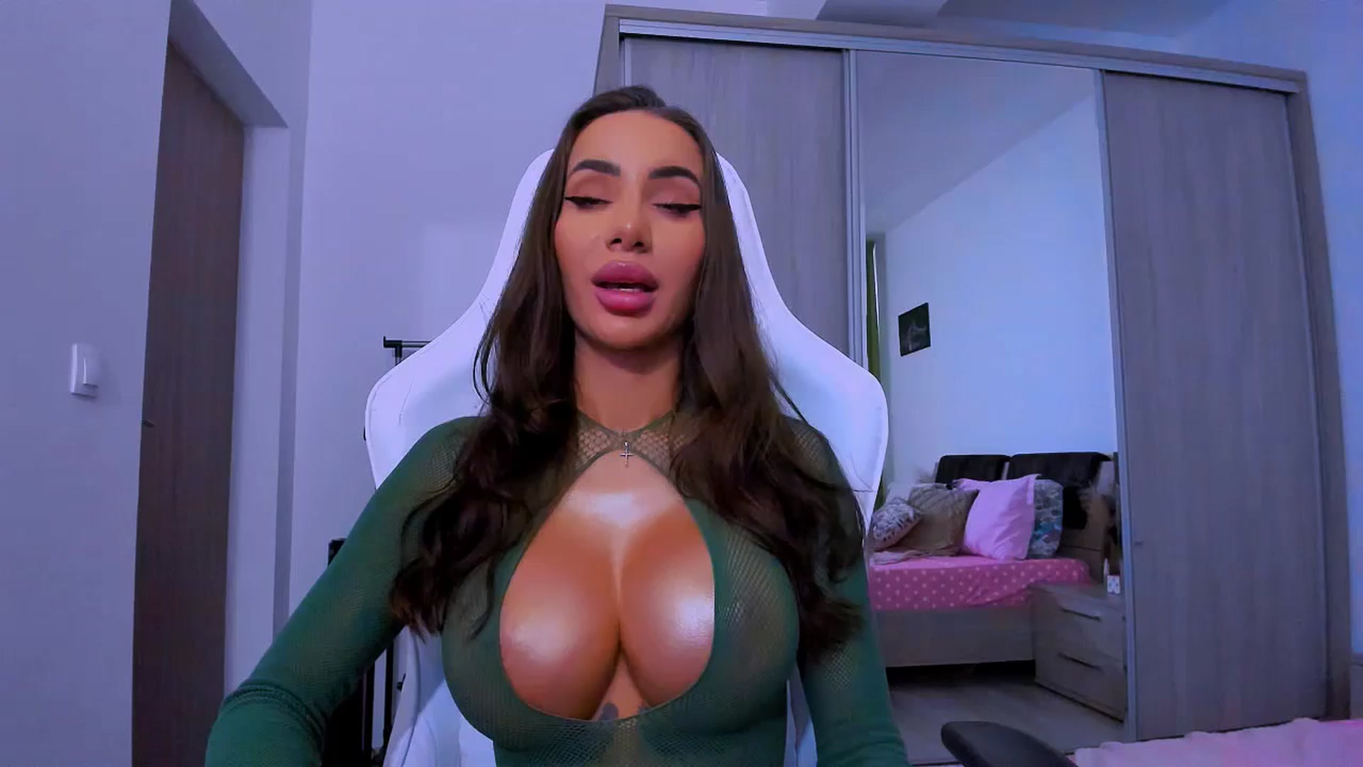 Gallery image thumbnail from Akira10's myfreecams stream on, 02/17/2025, 13:00 image 10 of 20