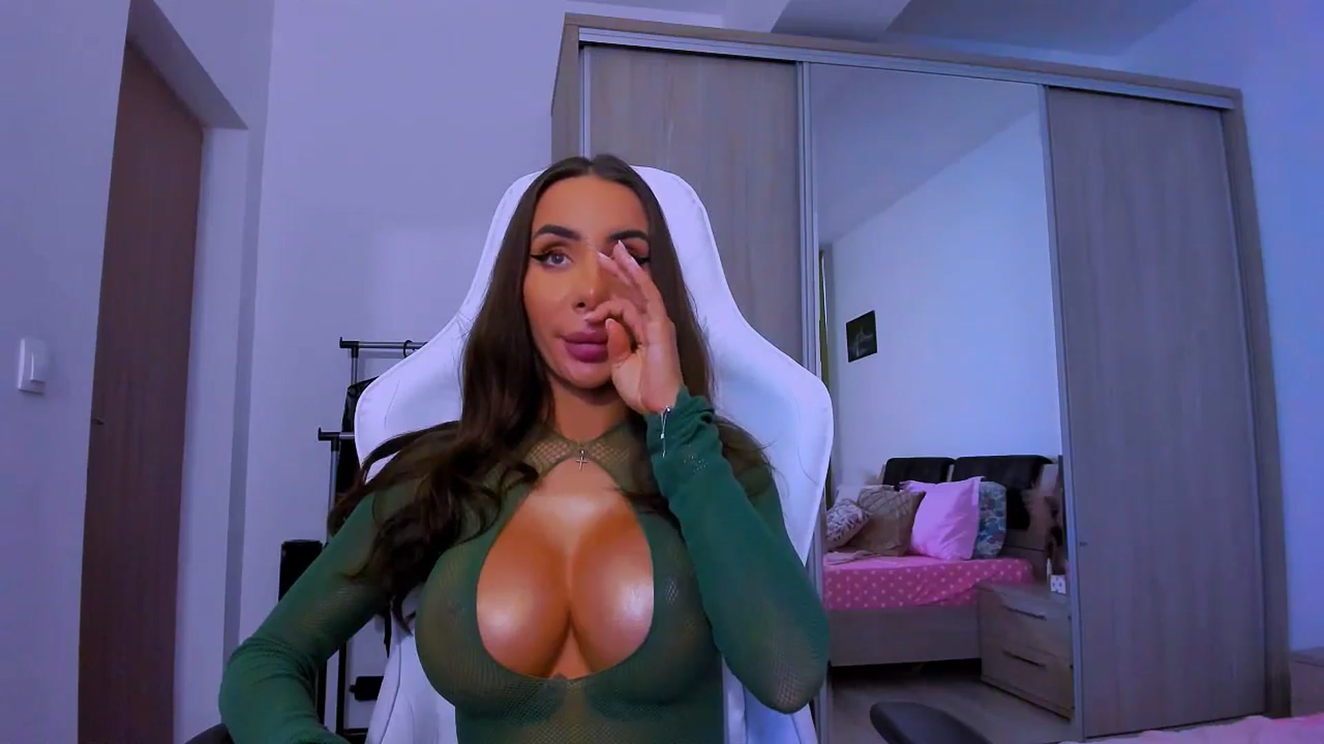 Gallery image thumbnail from Akira10's myfreecams stream on, 02/17/2025, 13:00 image 19 of 20