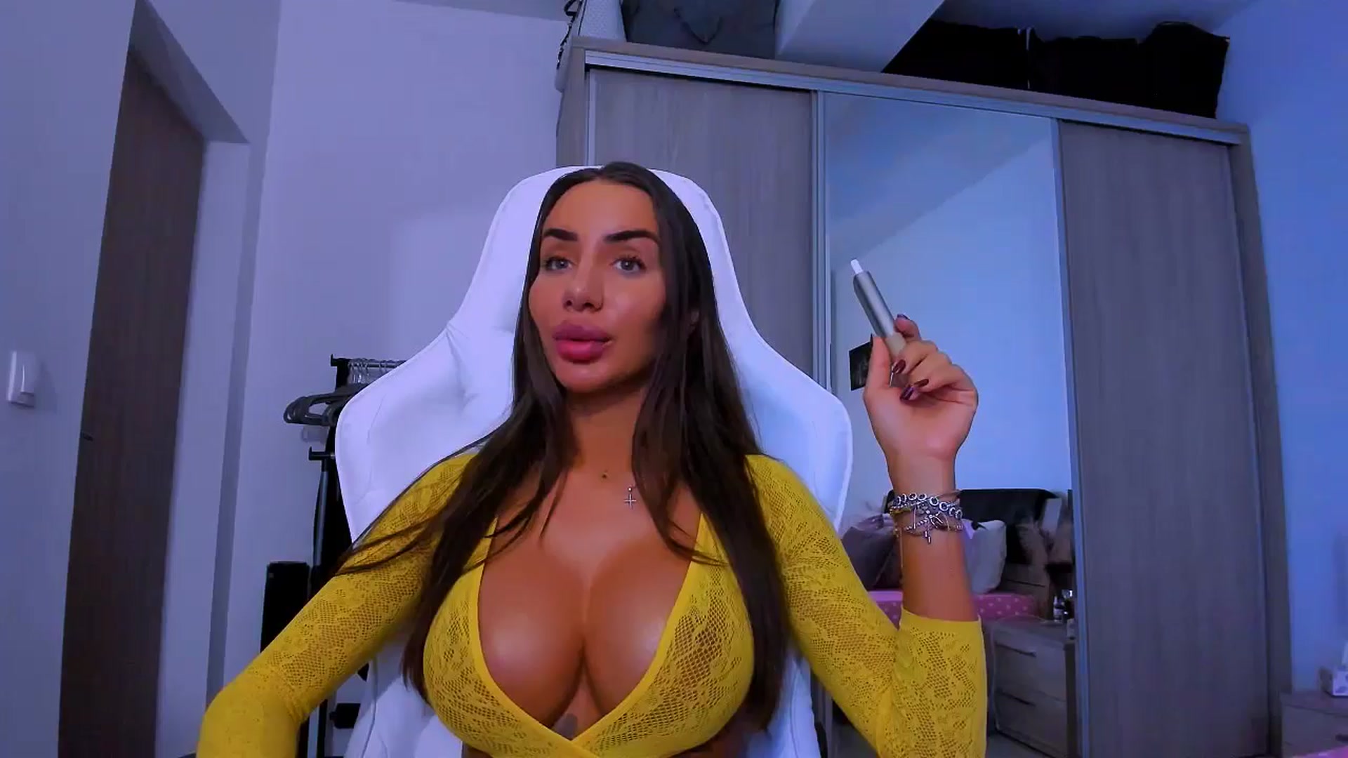 Gallery image thumbnail from Akira10's myfreecams stream on, 03/18/2025, 13:27 image 18 of 20