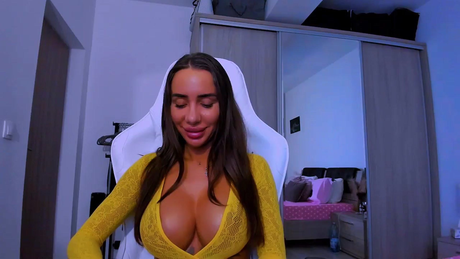 Gallery image thumbnail from Akira10's myfreecams stream on, 03/18/2025, 13:27 image 13 of 20