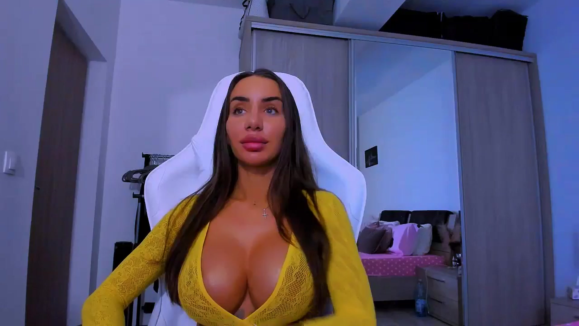 Gallery image thumbnail from Akira10's myfreecams stream on, 03/18/2025, 13:27 image 19 of 20