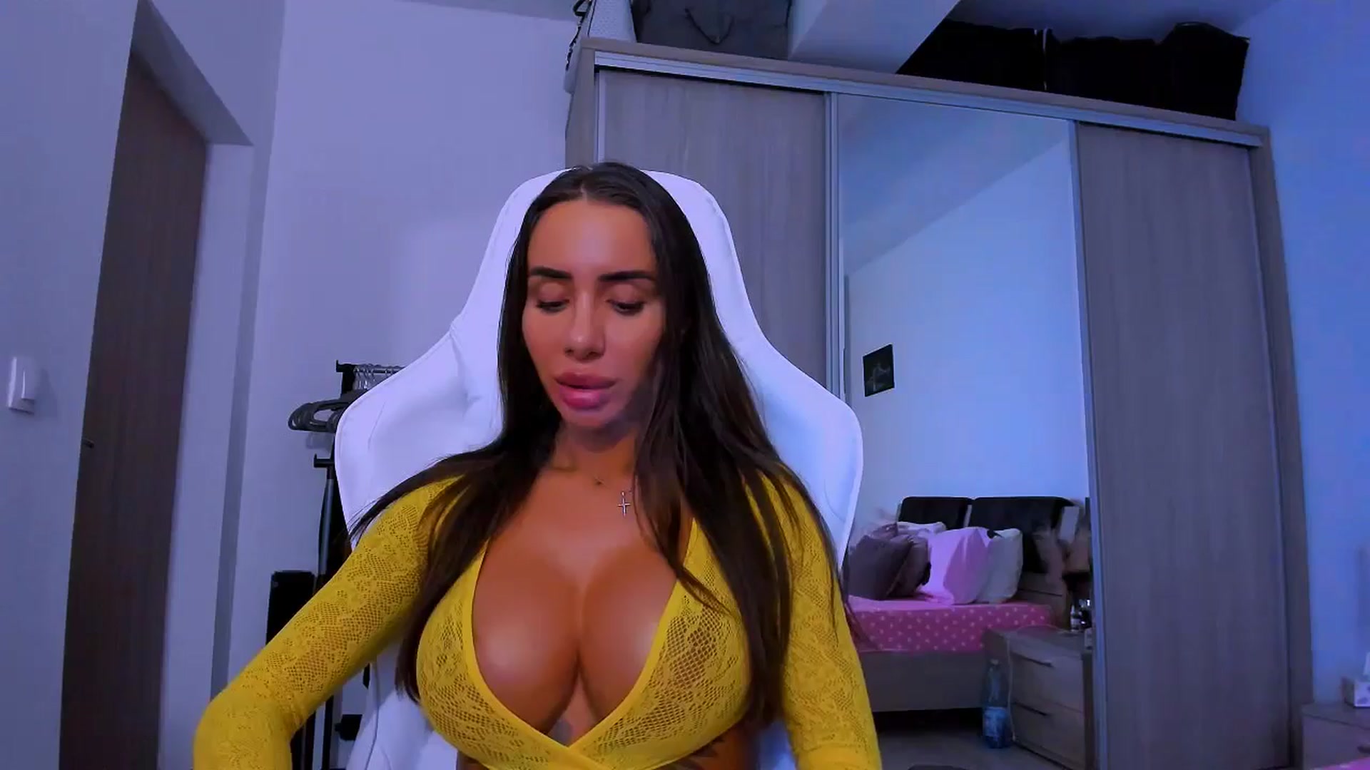 Gallery image thumbnail from Akira10's myfreecams stream on, 03/18/2025, 13:27 image 14 of 20