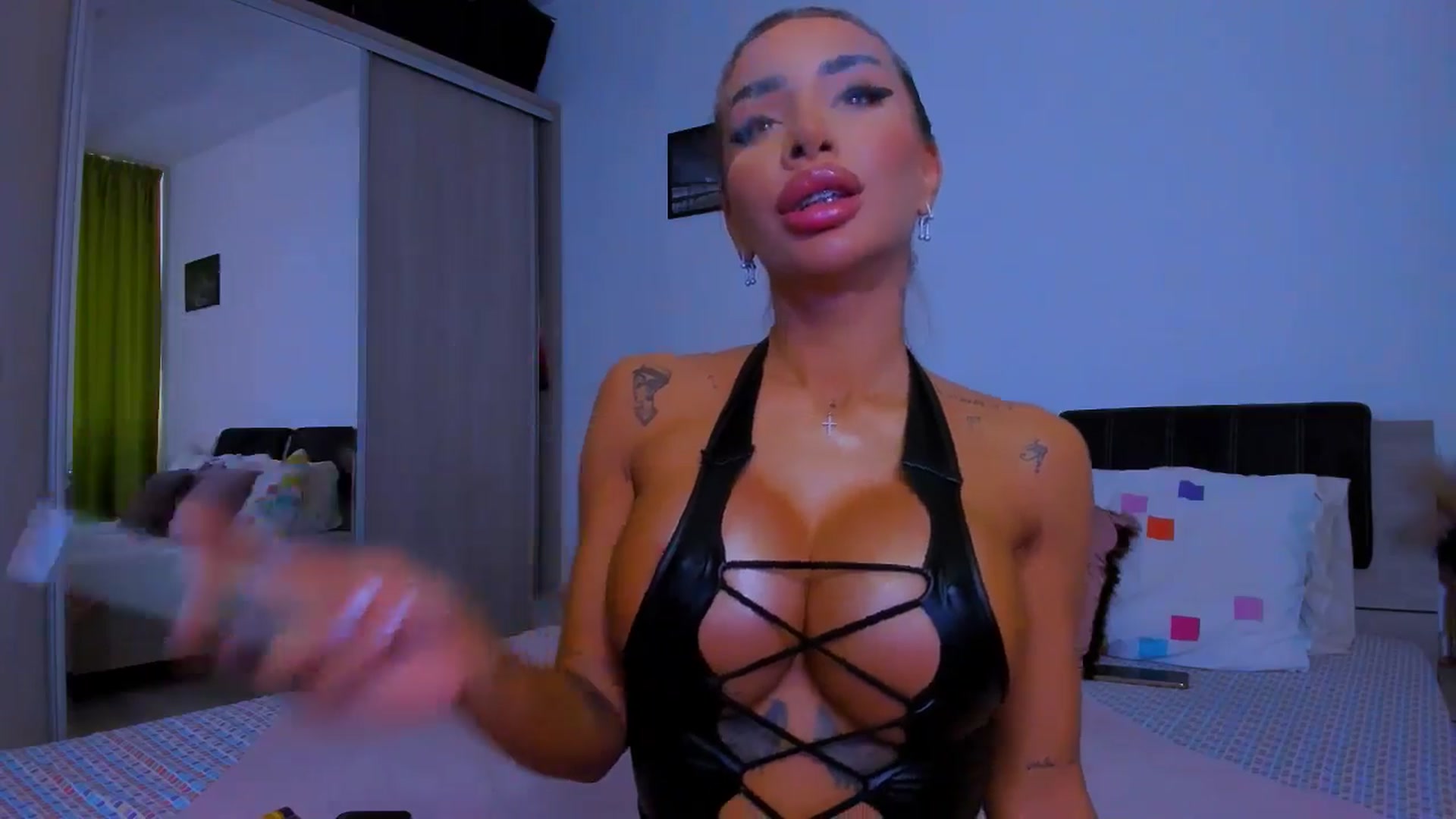Gallery image thumbnail from Akira10's myfreecams stream on, 04/25/2025, 10:51 image 3 of 20