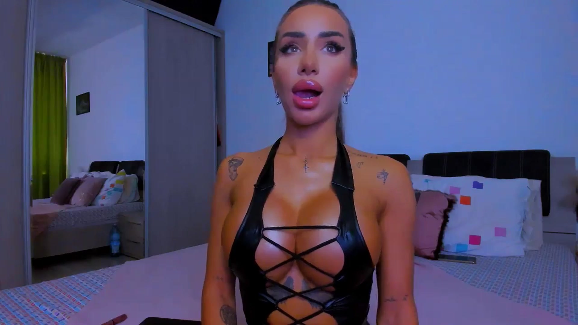 Gallery image thumbnail from Akira10's myfreecams stream on, 04/25/2025, 10:51 image 6 of 20