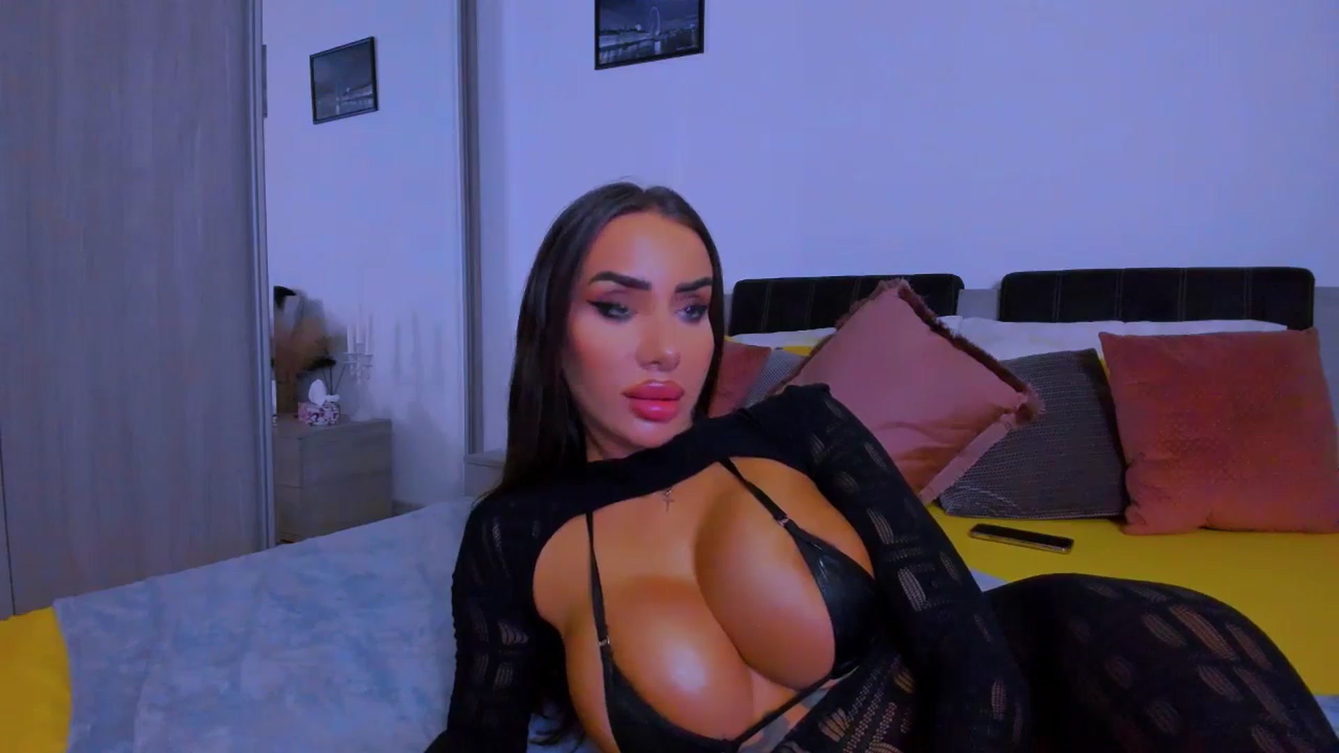 Gallery image thumbnail from Akira10's myfreecams stream on, 06/16/2025, 13:40 image 19 of 20