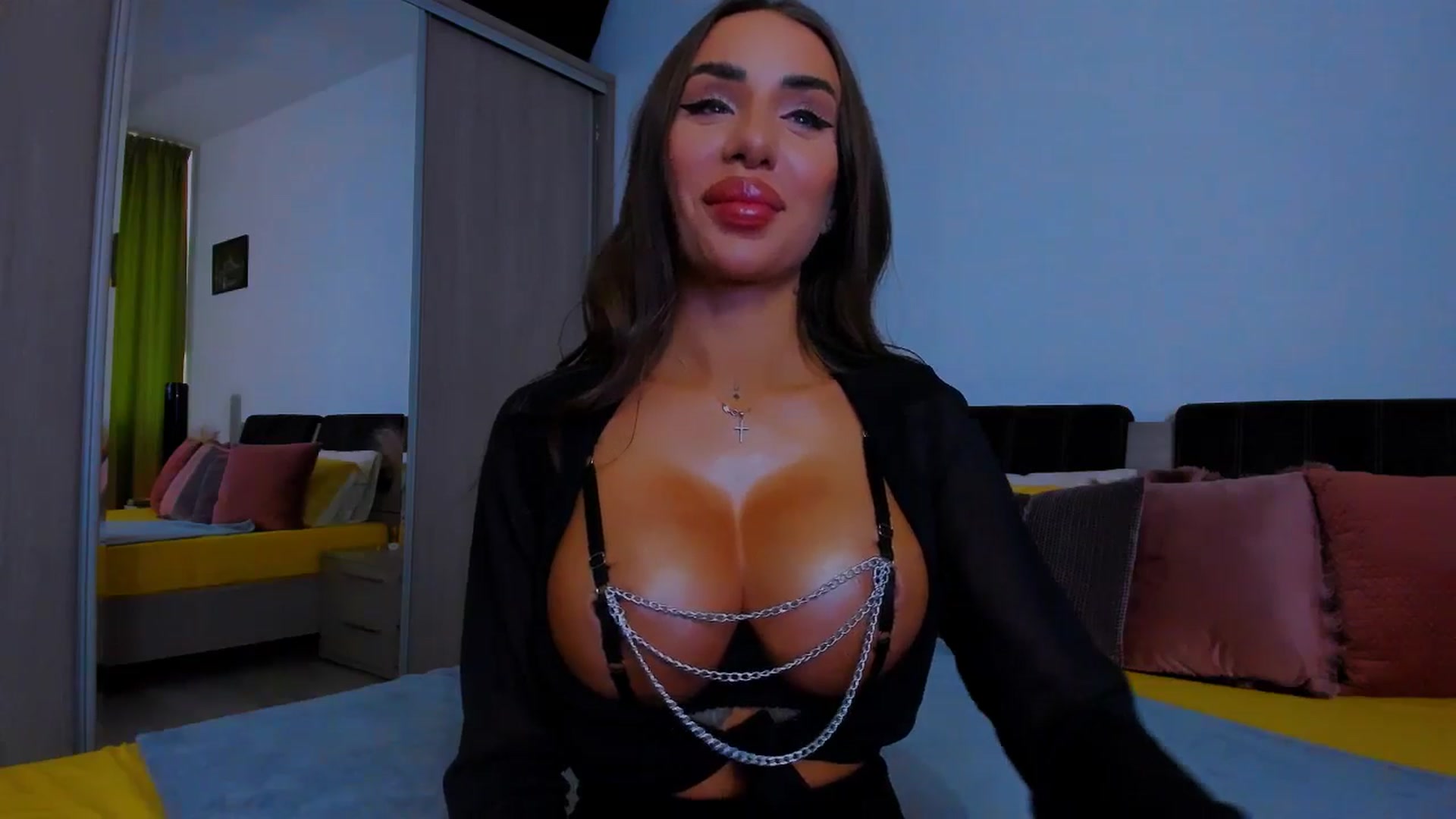 Gallery image thumbnail from Akira10's myfreecams stream on, 06/18/2025, 13:59 image 4 of 20