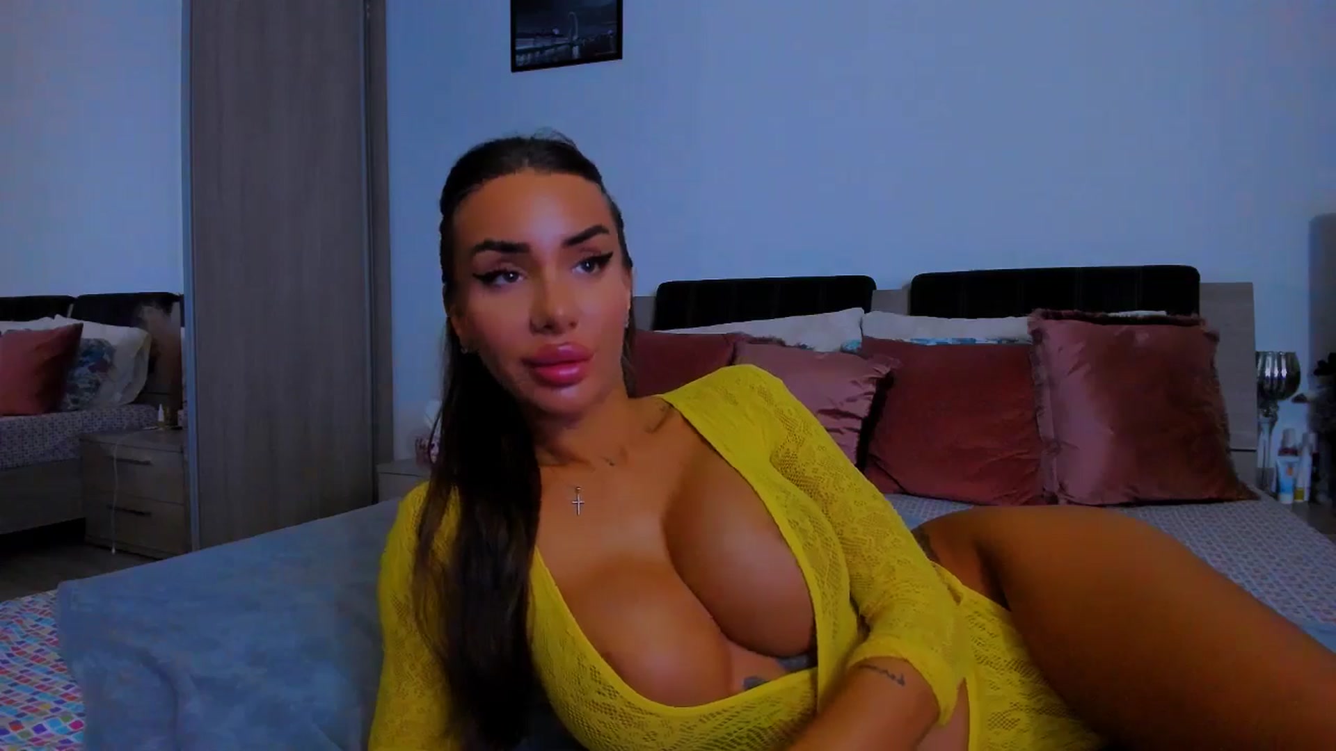 Gallery image thumbnail from Akira10's myfreecams stream on, 06/25/2025, 10:29 image 15 of 20