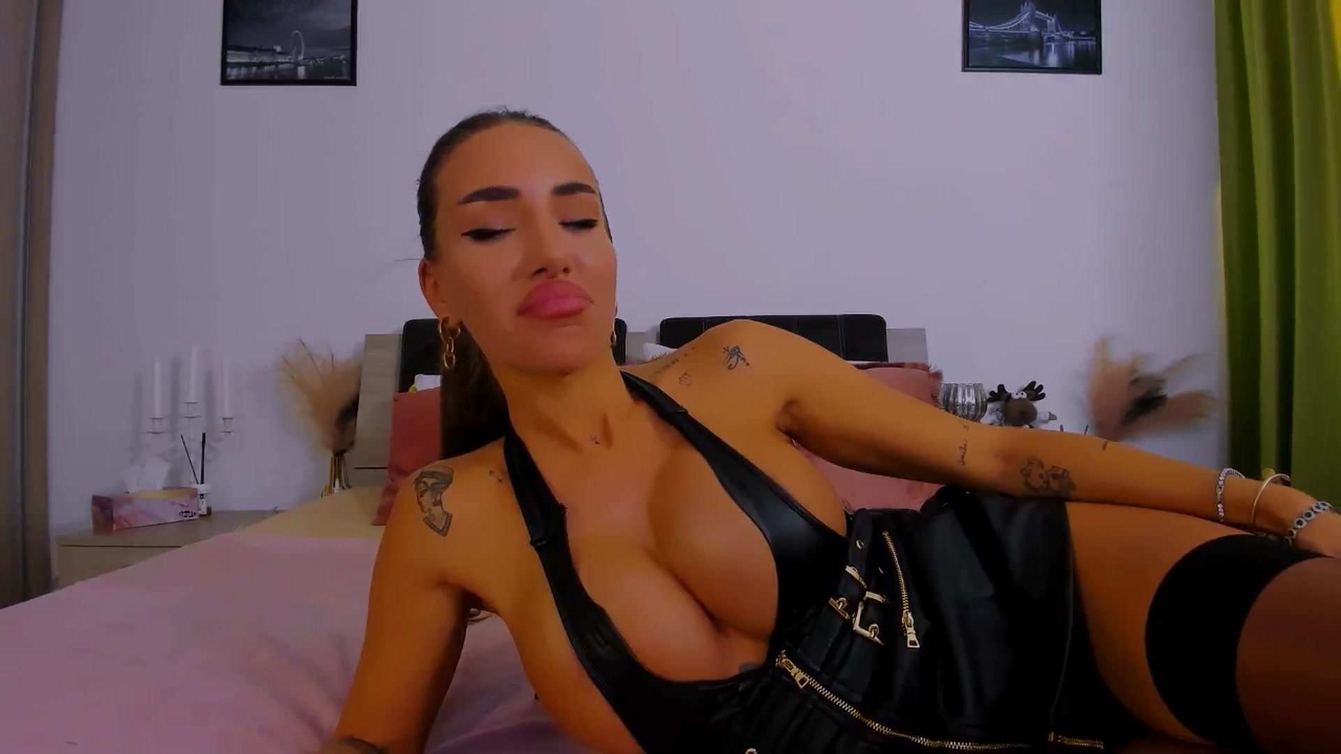 Gallery image thumbnail from Akira10's myfreecams stream on, 09/16/2025, 13:41 image 4 of 20
