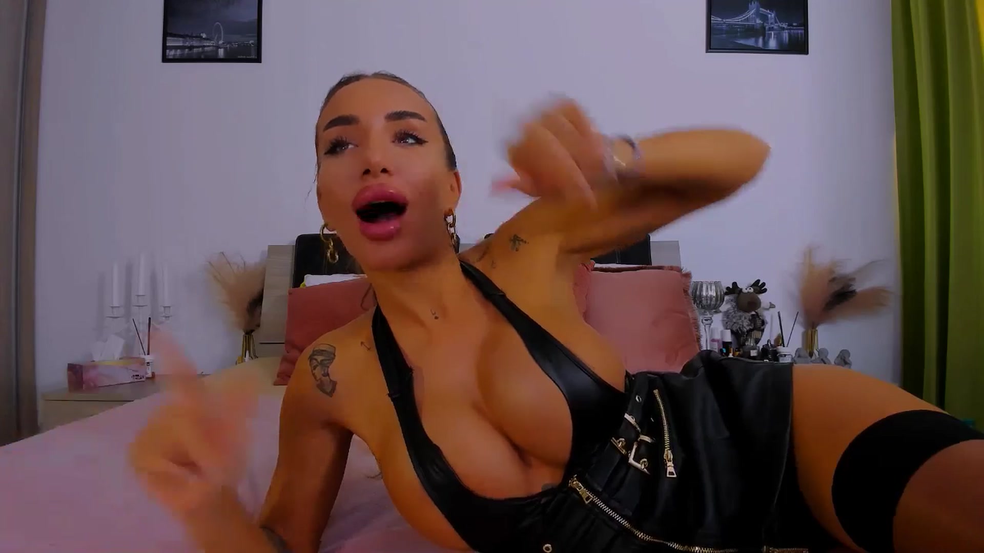 Gallery image thumbnail from Akira10's myfreecams stream on, 09/16/2025, 13:41 image 3 of 20