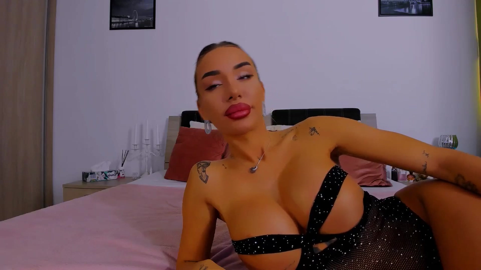 Gallery image thumbnail from Akira10's myfreecams stream on, 10/01/2025, 11:23 image 9 of 20