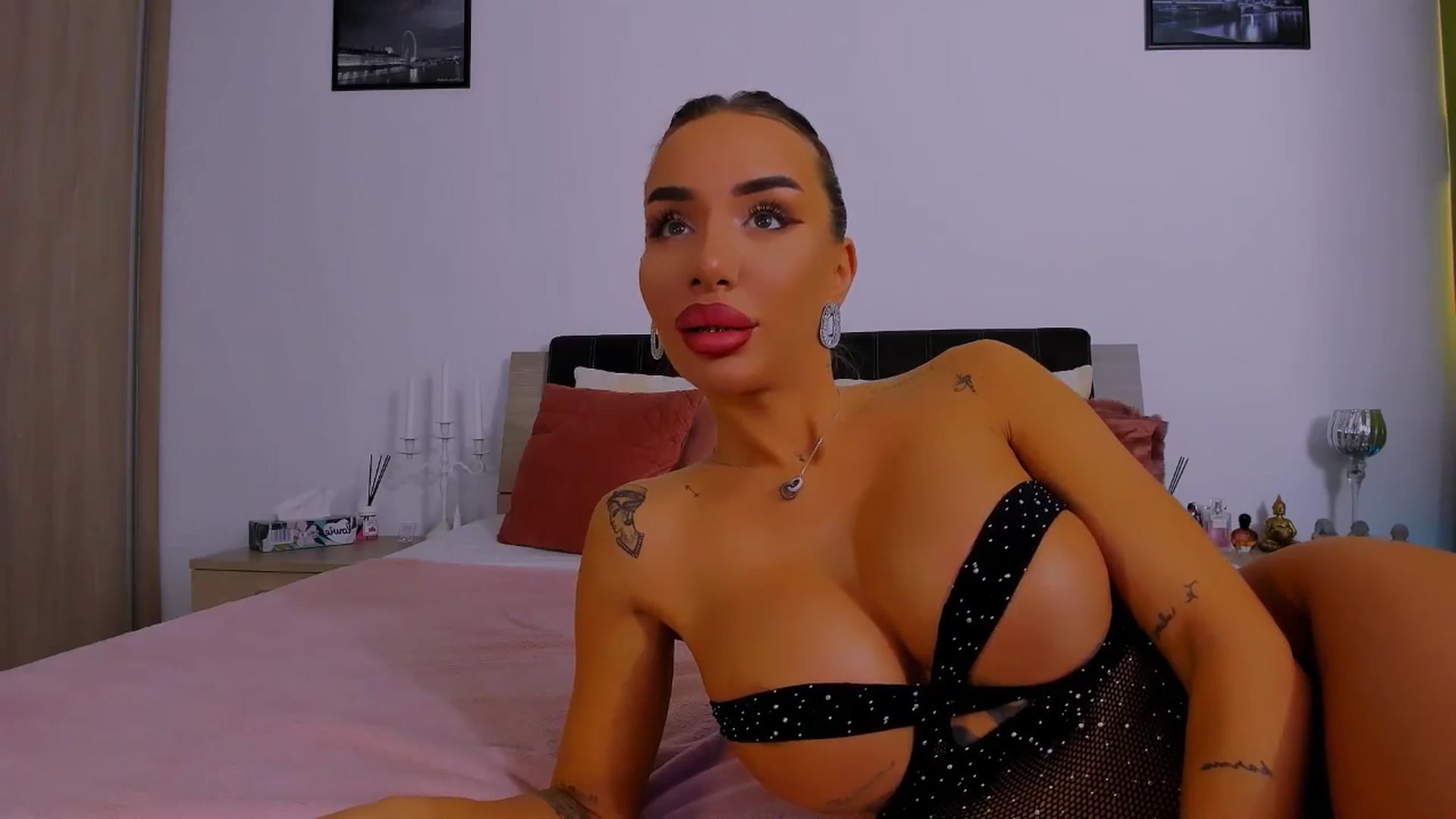 Gallery image thumbnail from Akira10's myfreecams stream on, 10/01/2025, 11:23 image 6 of 20