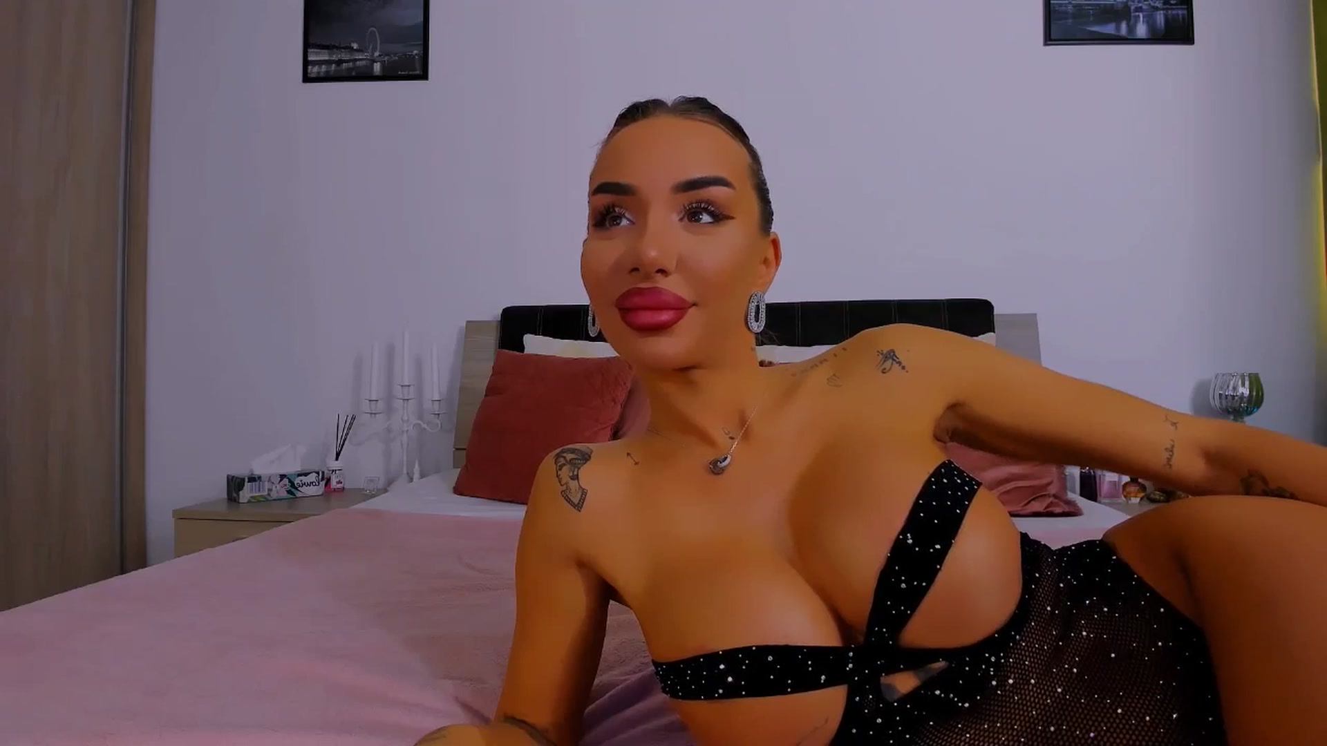 Gallery image thumbnail from Akira10's myfreecams stream on, 10/01/2025, 11:23 image 7 of 20