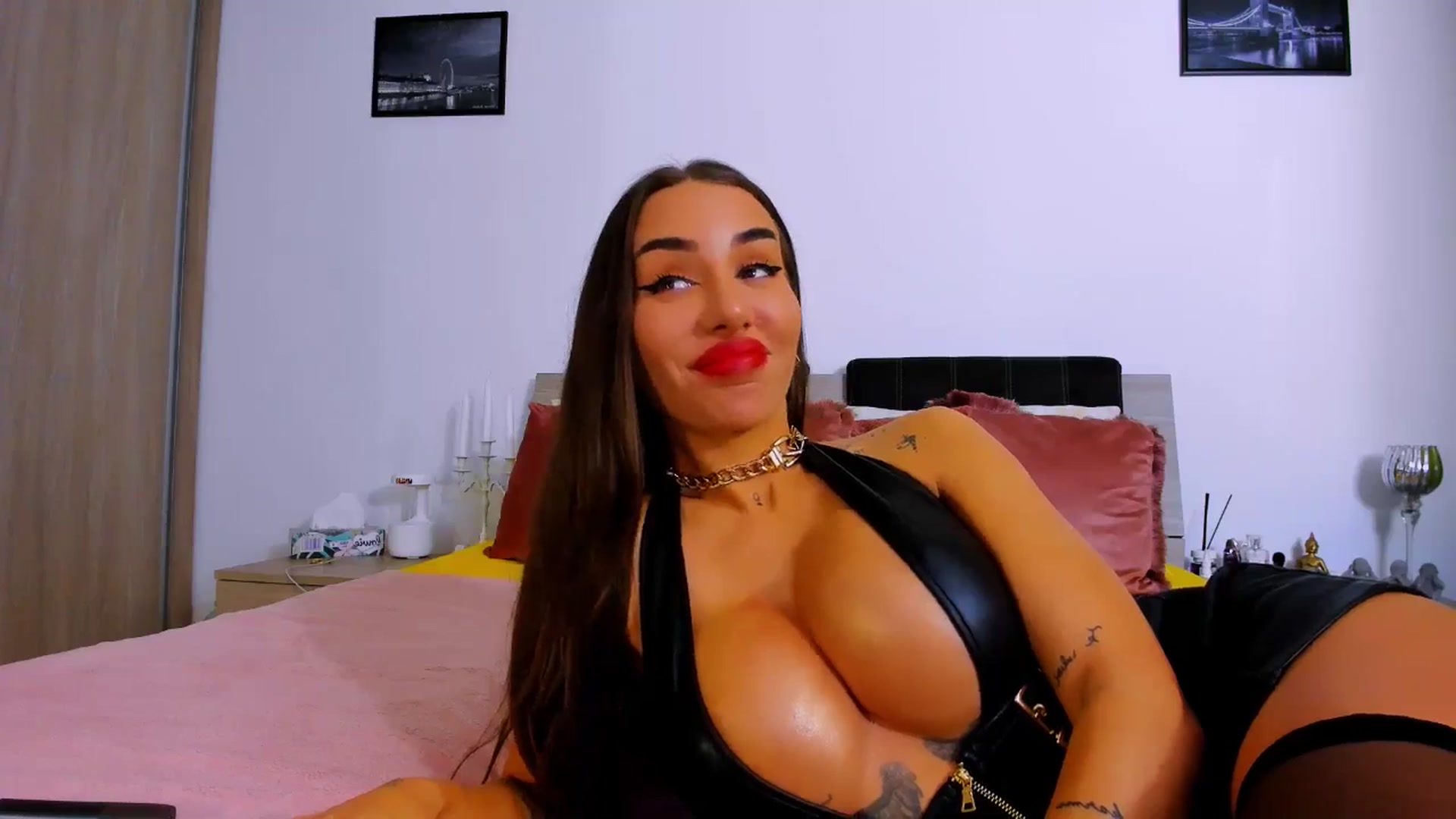 Gallery image thumbnail from Akira10's myfreecams stream on, 10/22/2025, 11:34 image 3 of 20