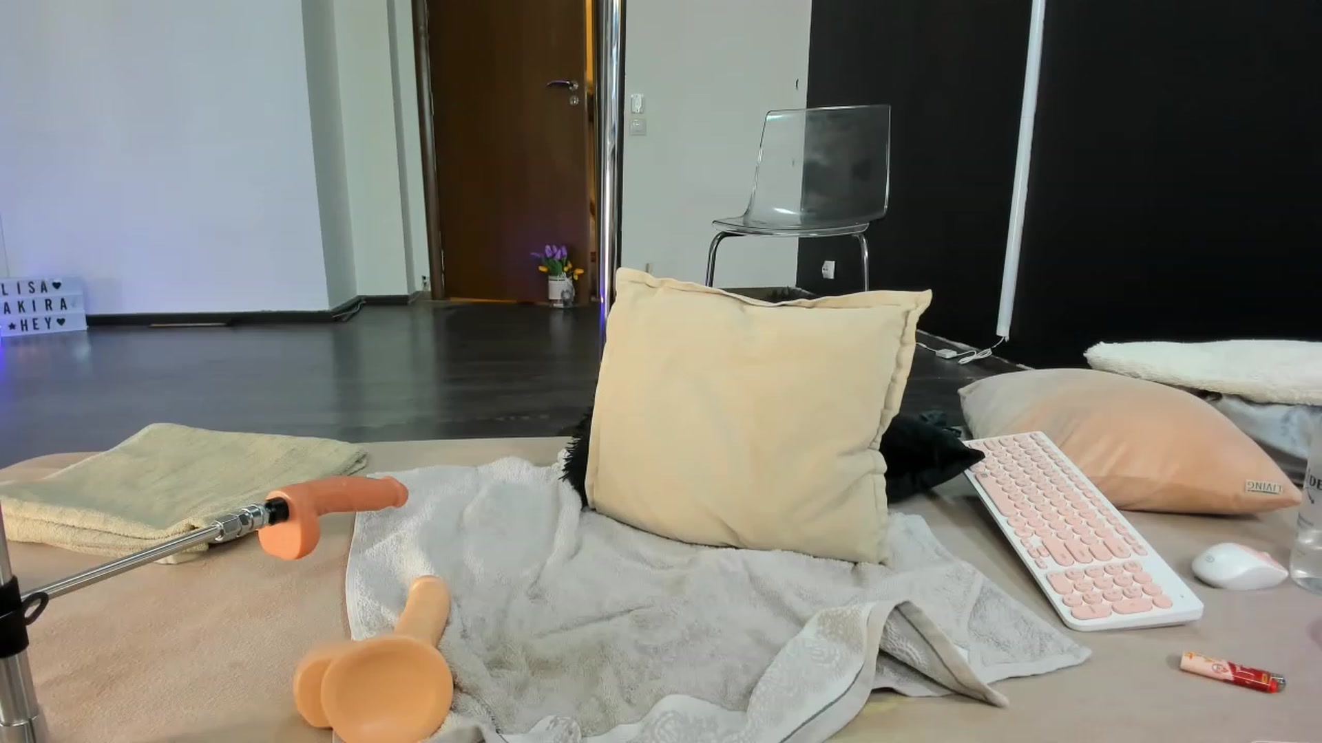 Gallery image thumbnail from AkiraLisa's myfreecams stream on, 02/04/2023, 12:31 image 8 of 20